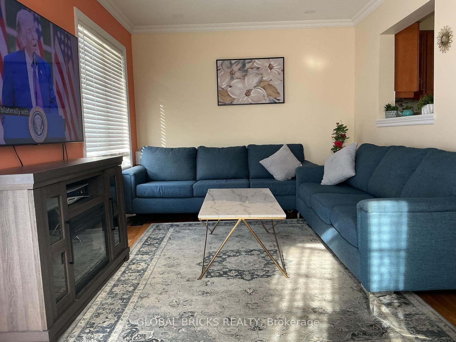 Photo 13 of 1 Rampart Crescent, Whitby, Williamsburg — HOMEH