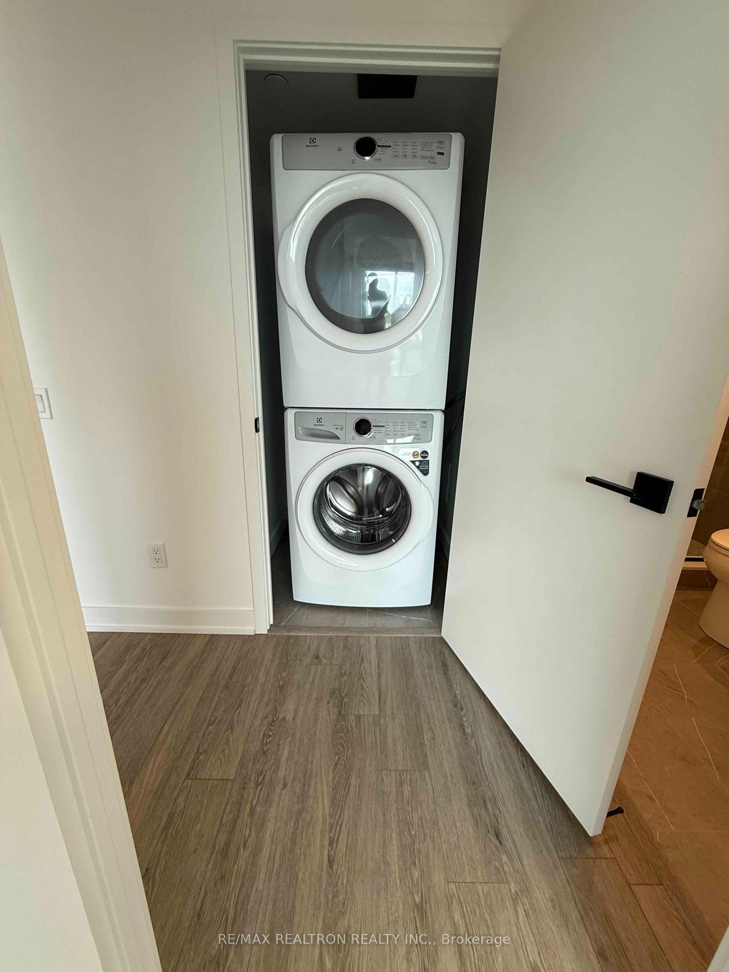 Photo 6 of Unit 2808, 609 Sherbourne Street, Toronto, North St. James Town — HOMEH