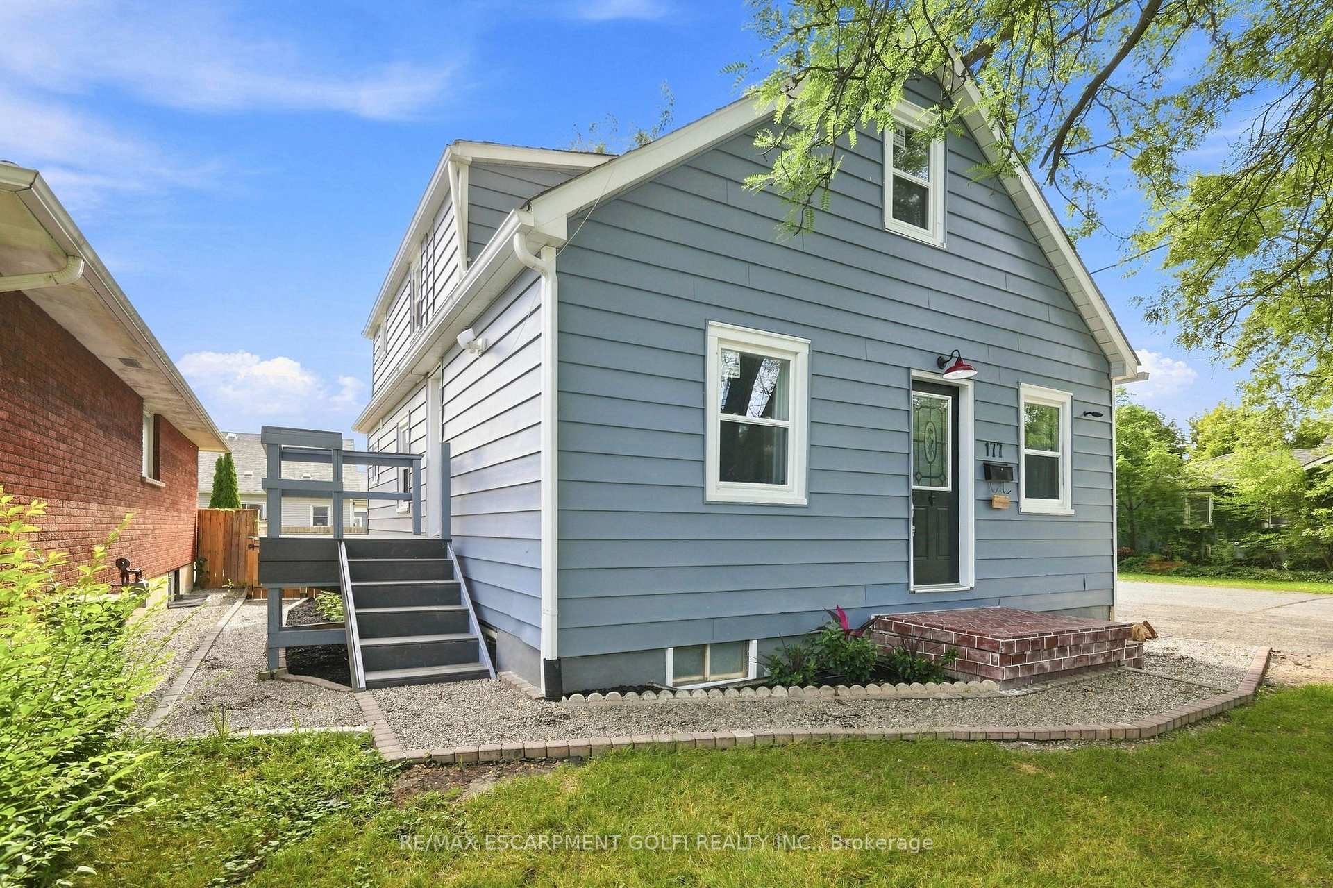 Photo 2 of 177 Pelham Road, St. Catharines, Western Hill — HOMEH