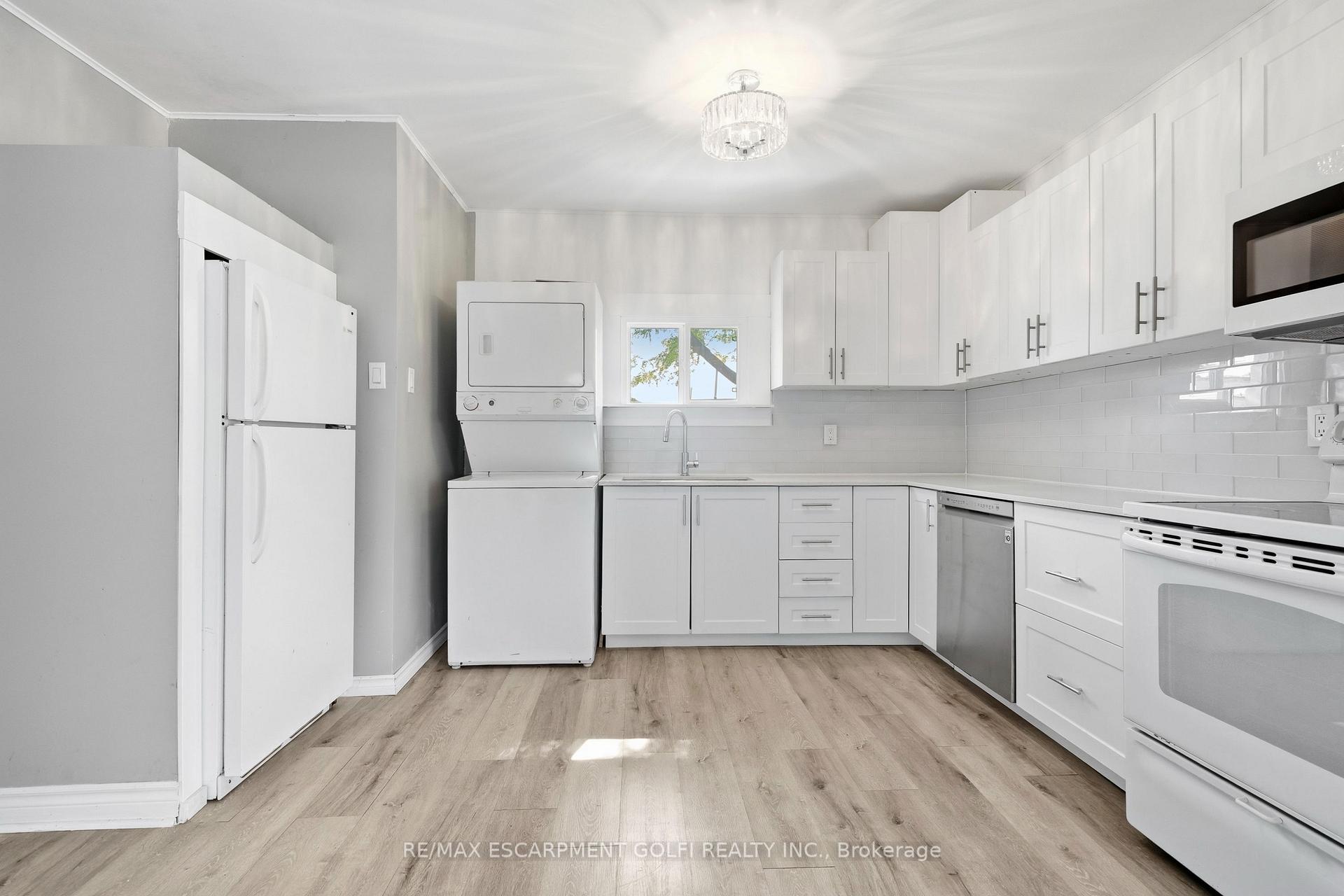 Photo 7 of 177 Pelham Road, St. Catharines, Western Hill — HOMEH