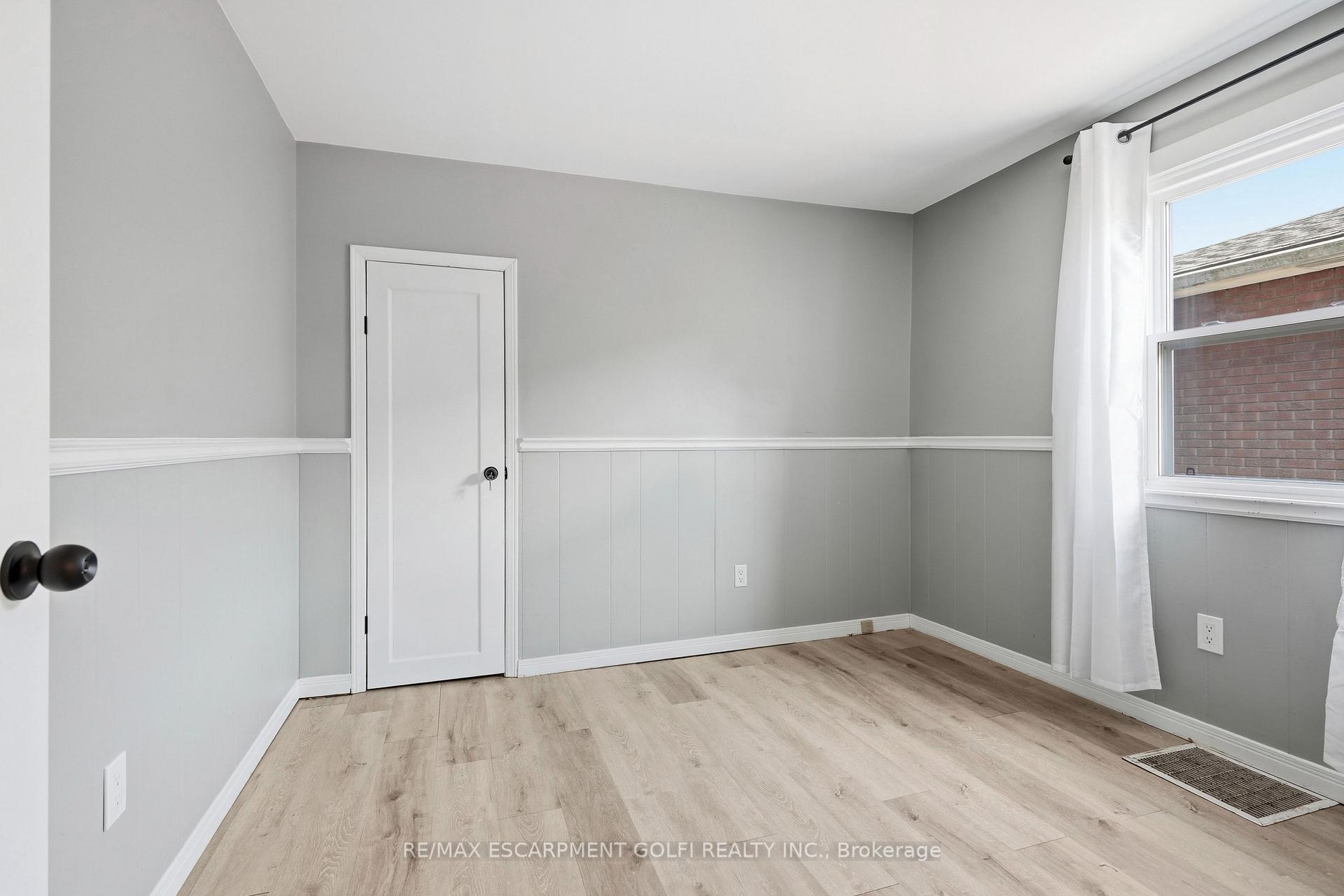 Photo 9 of 177 Pelham Road, St. Catharines, Western Hill — HOMEH