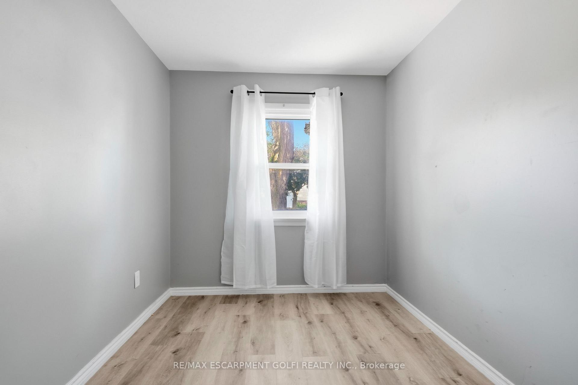 Photo 14 of 177 Pelham Road, St. Catharines, Western Hill — HOMEH