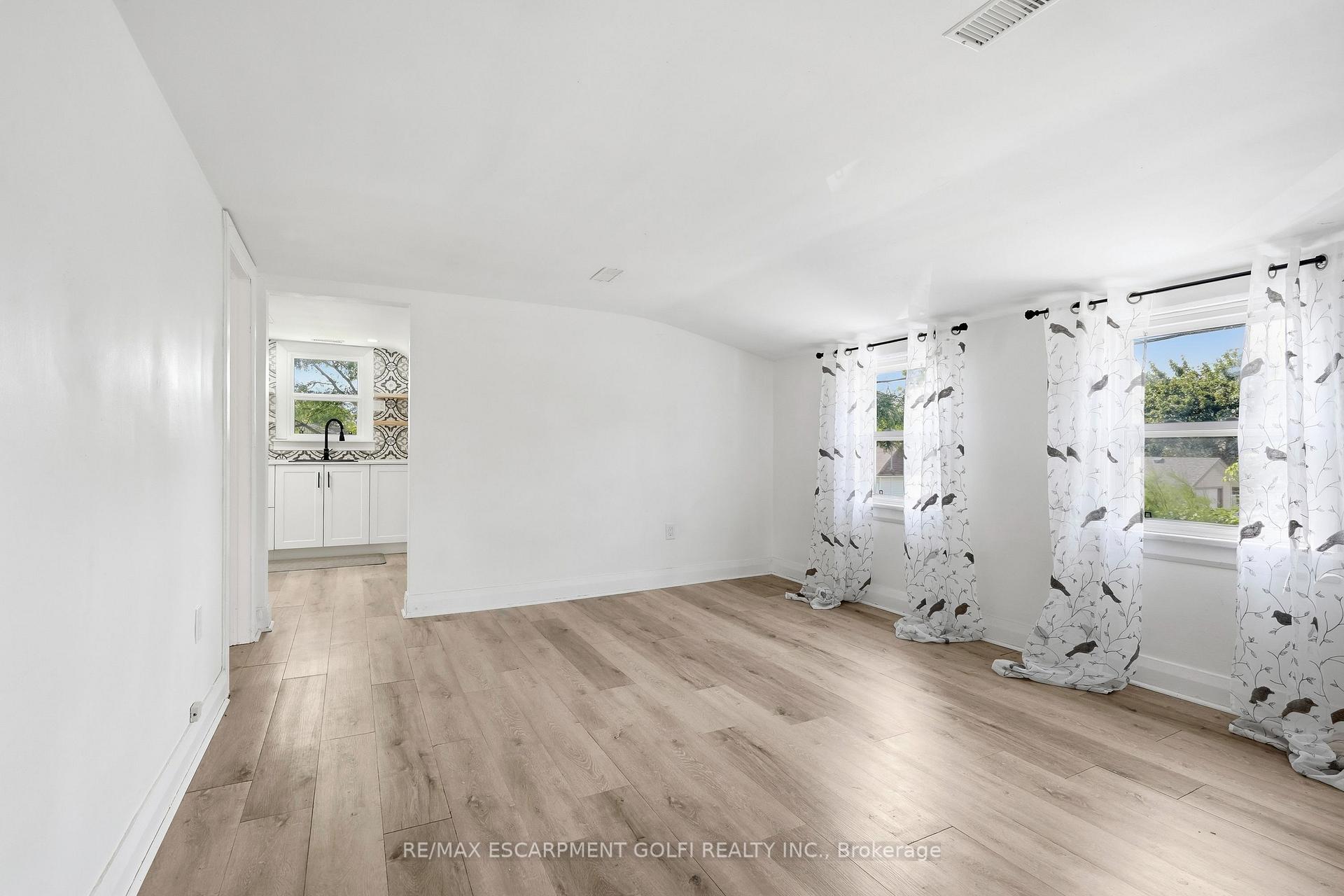 Photo 17 of 177 Pelham Road, St. Catharines, Western Hill — HOMEH