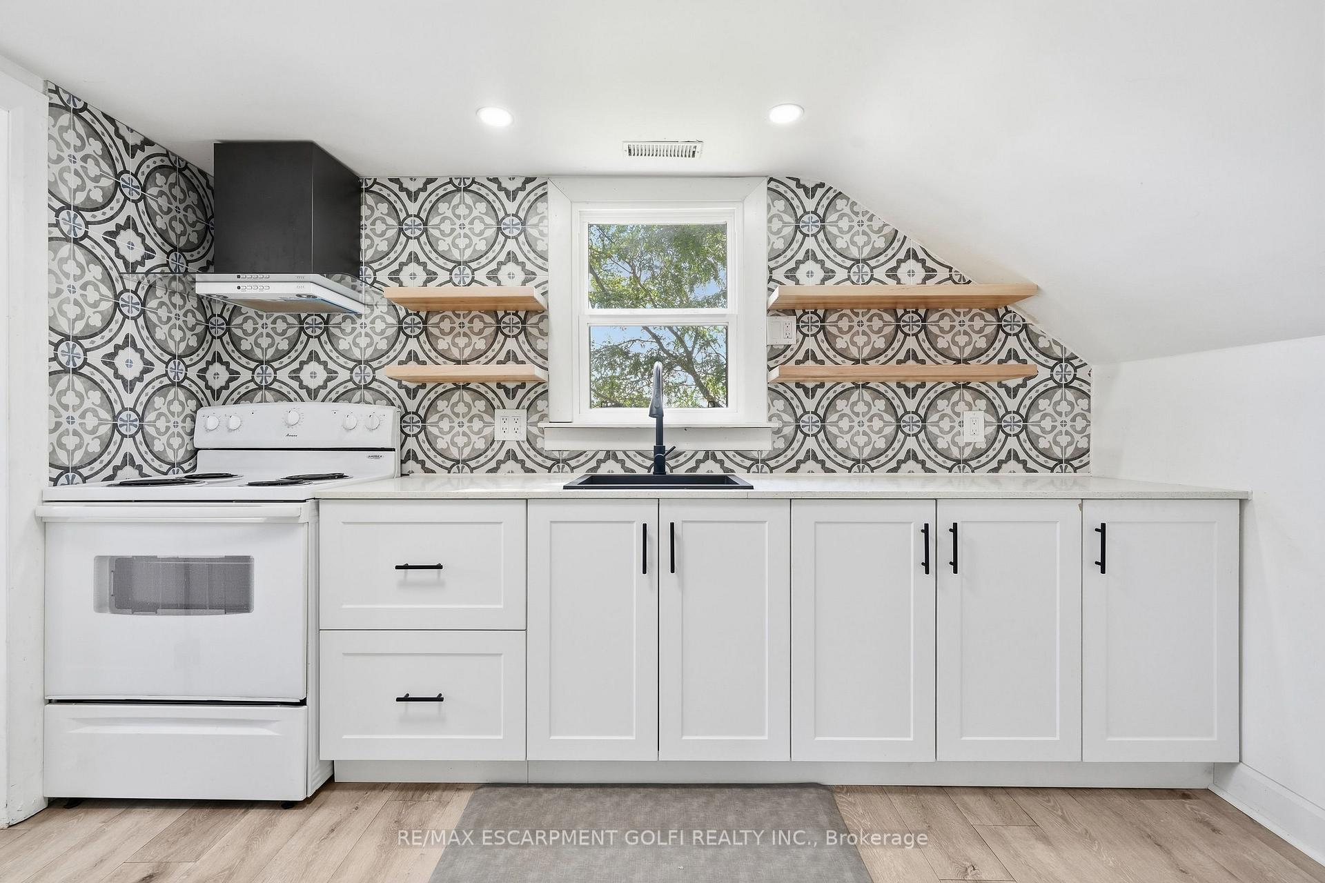 Photo 19 of 177 Pelham Road, St. Catharines, Western Hill — HOMEH
