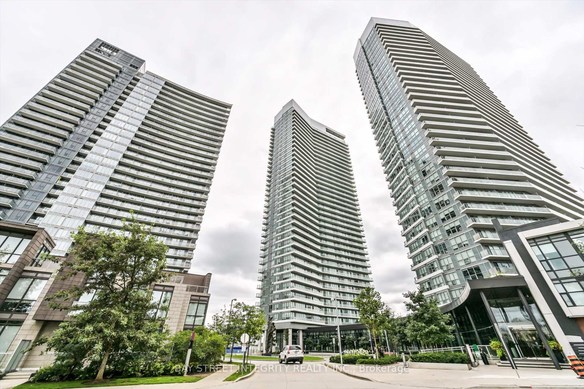 Front of Unit 903, 117 Mcmahon Drive