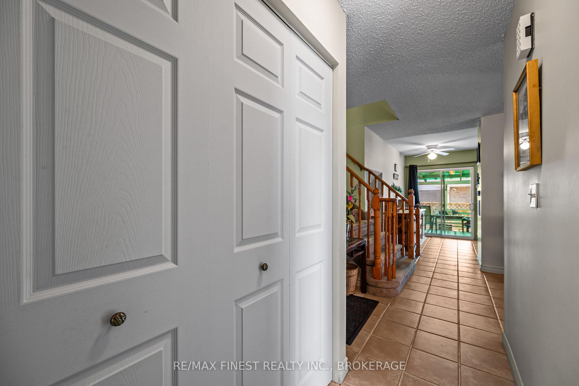 Photo 4 of 105 Grenadier Drive, Kingston, Kingston East (Incl Barret Crt) — HOMEH