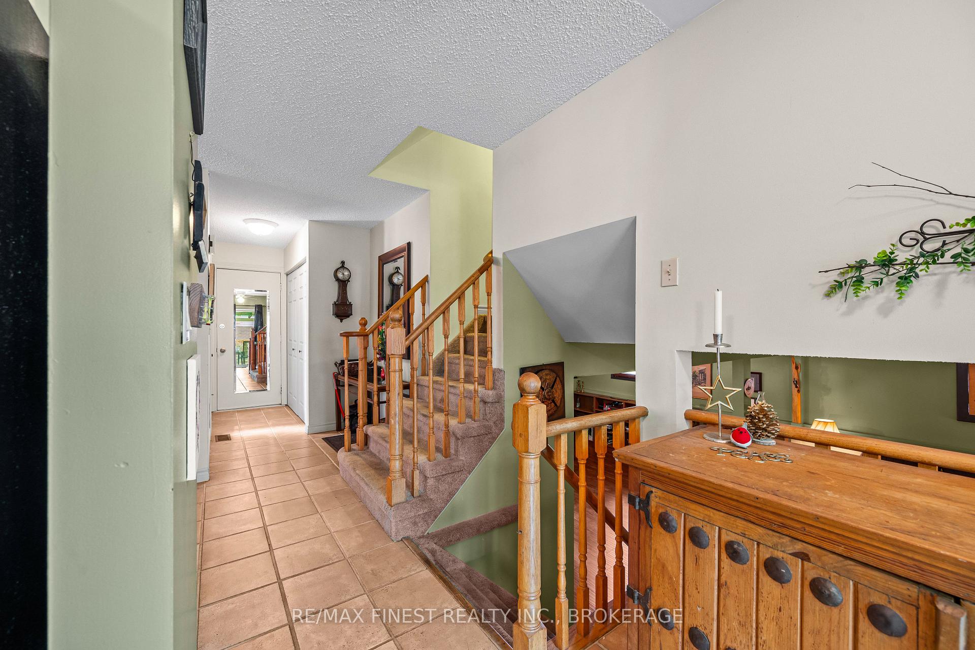 Photo 7 of 105 Grenadier Drive, Kingston, Kingston East (Incl Barret Crt) — HOMEH