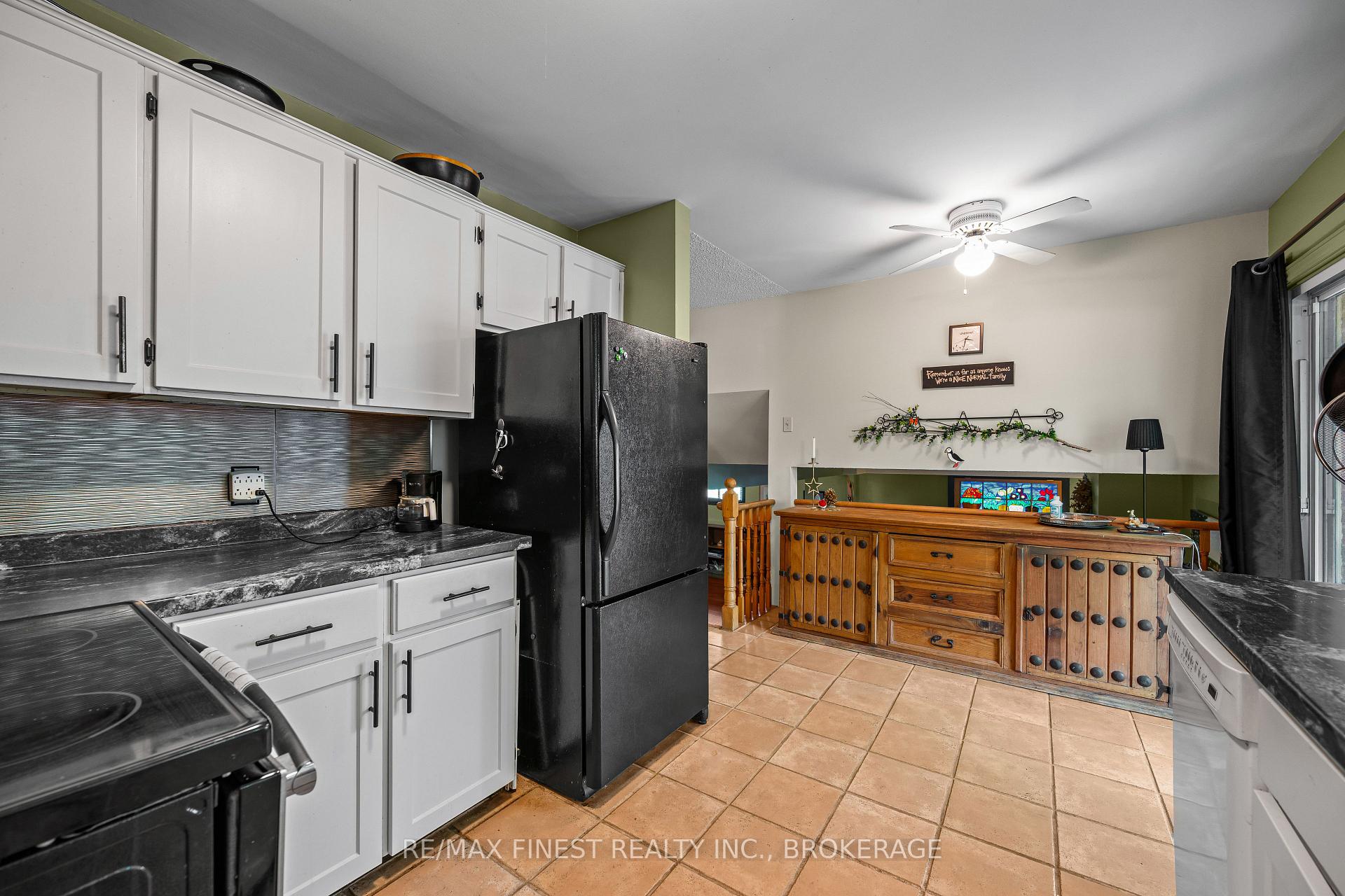 Photo 9 of 105 Grenadier Drive, Kingston, Kingston East (Incl Barret Crt) — HOMEH