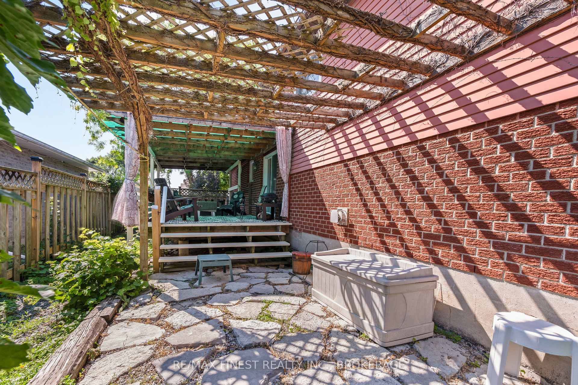 Photo 37 of 105 Grenadier Drive, Kingston, Kingston East (Incl Barret Crt) — HOMEH