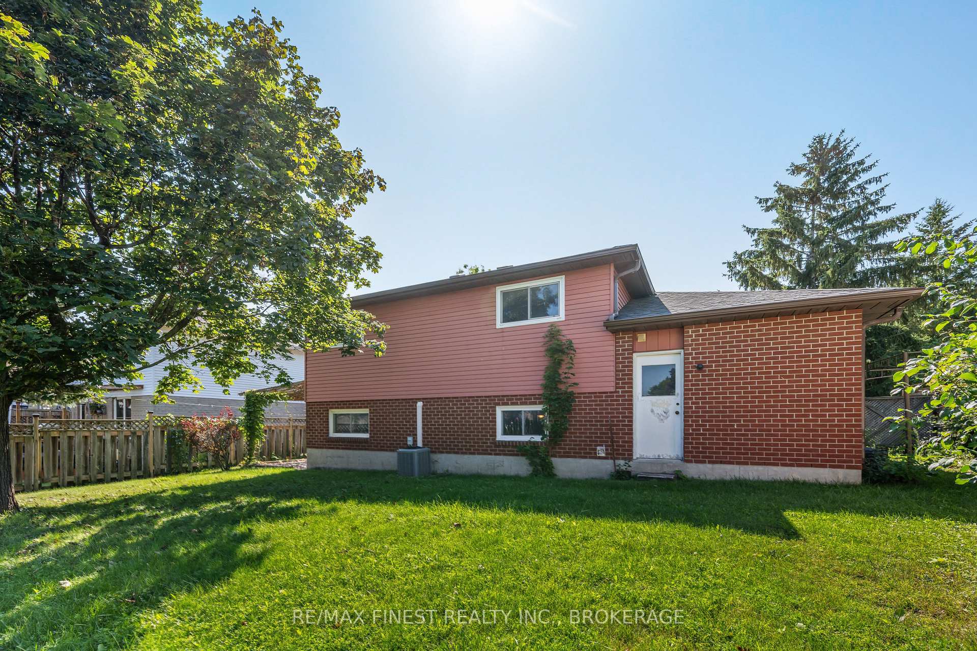 Photo 39 of 105 Grenadier Drive, Kingston, Kingston East (Incl Barret Crt) — HOMEH