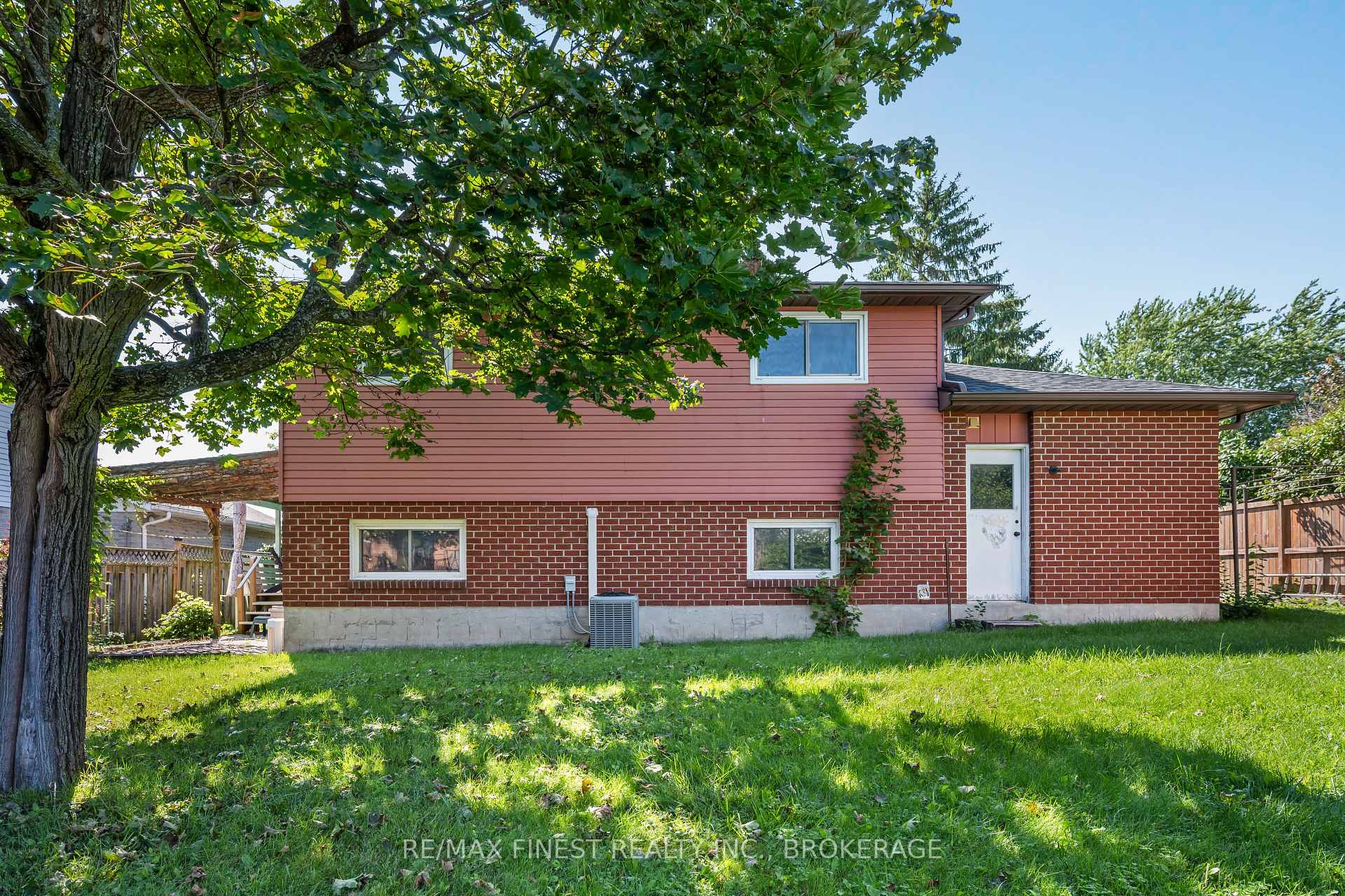 Photo 40 of 105 Grenadier Drive, Kingston, Kingston East (Incl Barret Crt) — HOMEH