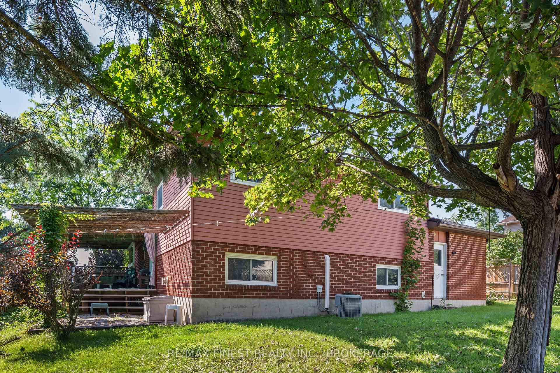 Photo 41 of 105 Grenadier Drive, Kingston, Kingston East (Incl Barret Crt) — HOMEH