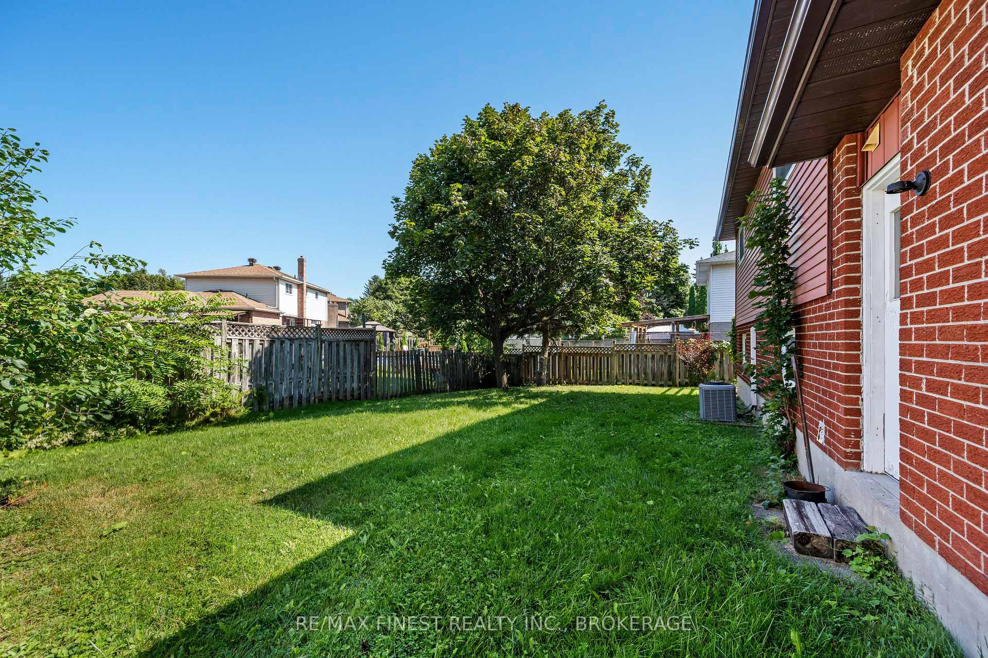 Photo 43 of 105 Grenadier Drive, Kingston, Kingston East (Incl Barret Crt) — HOMEH