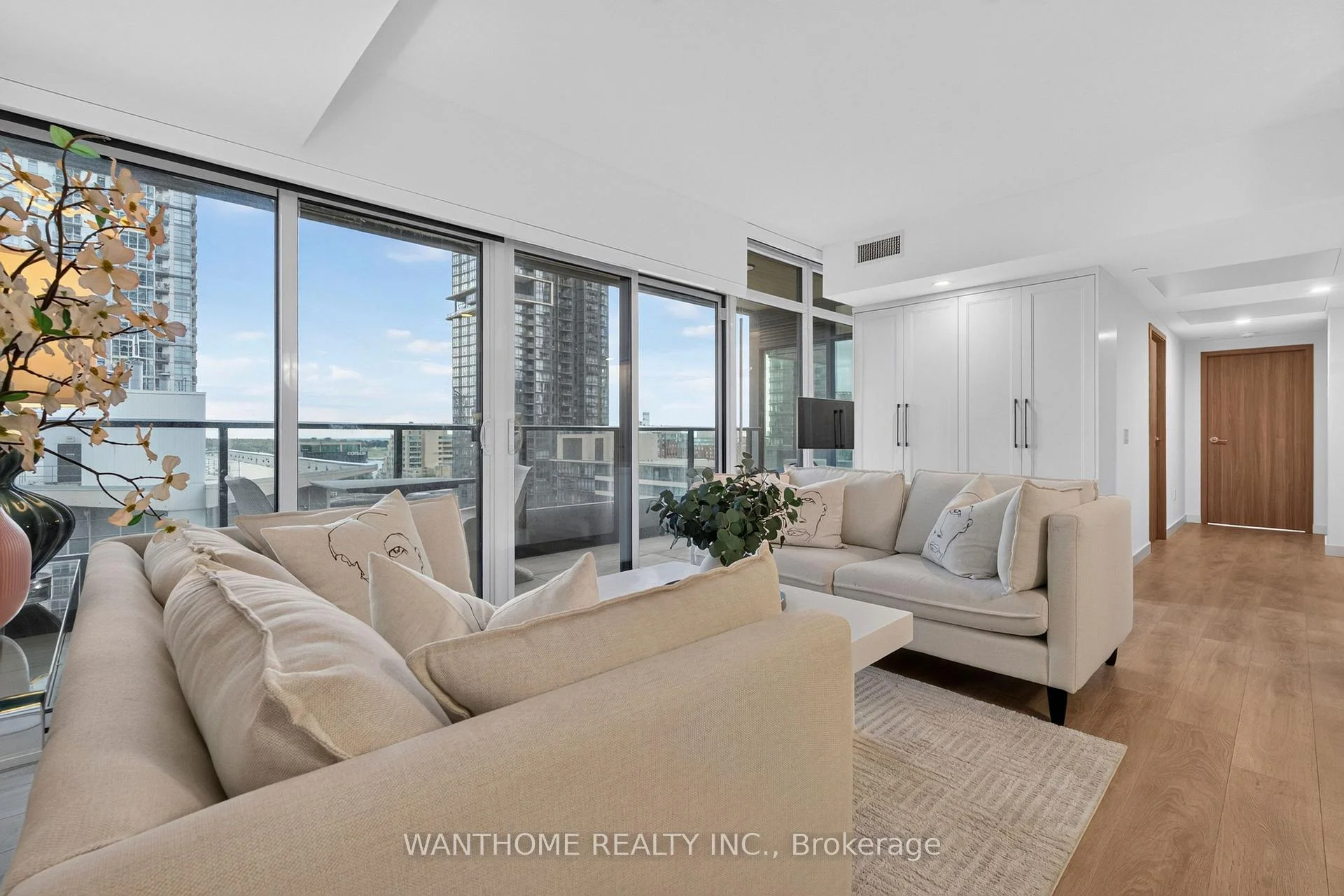 Photo 46 of Unit 921, 3 Concord Cityplace Way, Toronto, Waterfront Communities — HOMEH