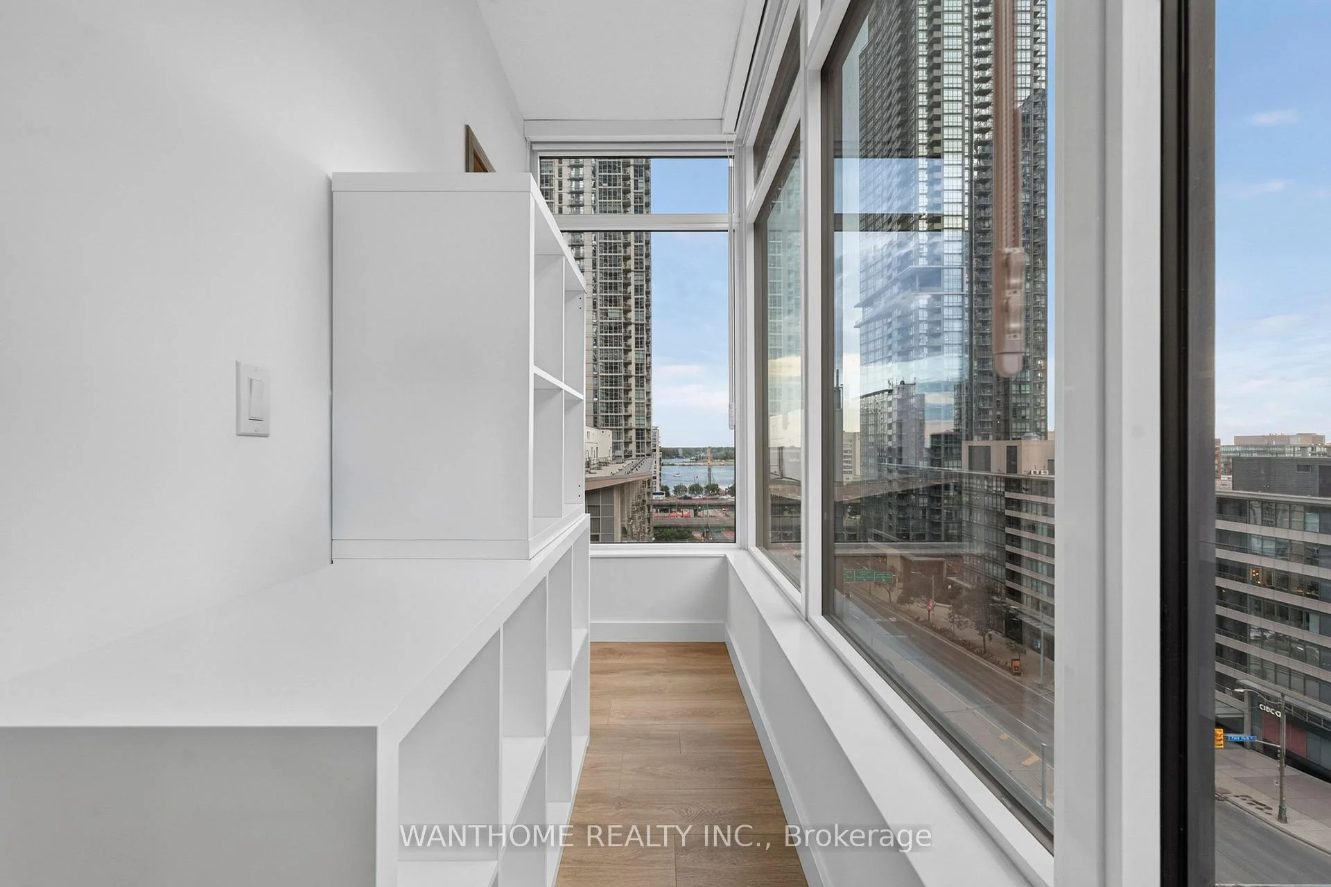 Photo 65 of Unit 921, 3 Concord Cityplace Way, Toronto, Waterfront Communities — HOMEH