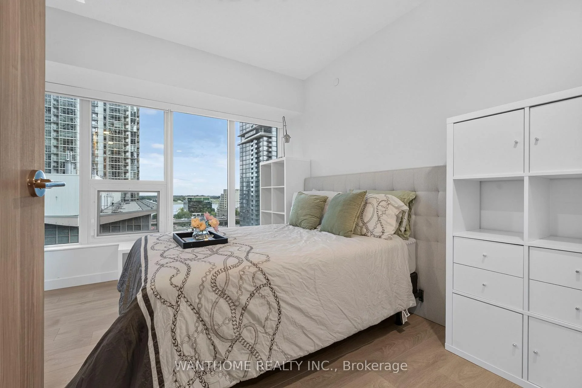 Photo 72 of Unit 921, 3 Concord Cityplace Way, Toronto, Waterfront Communities — HOMEH