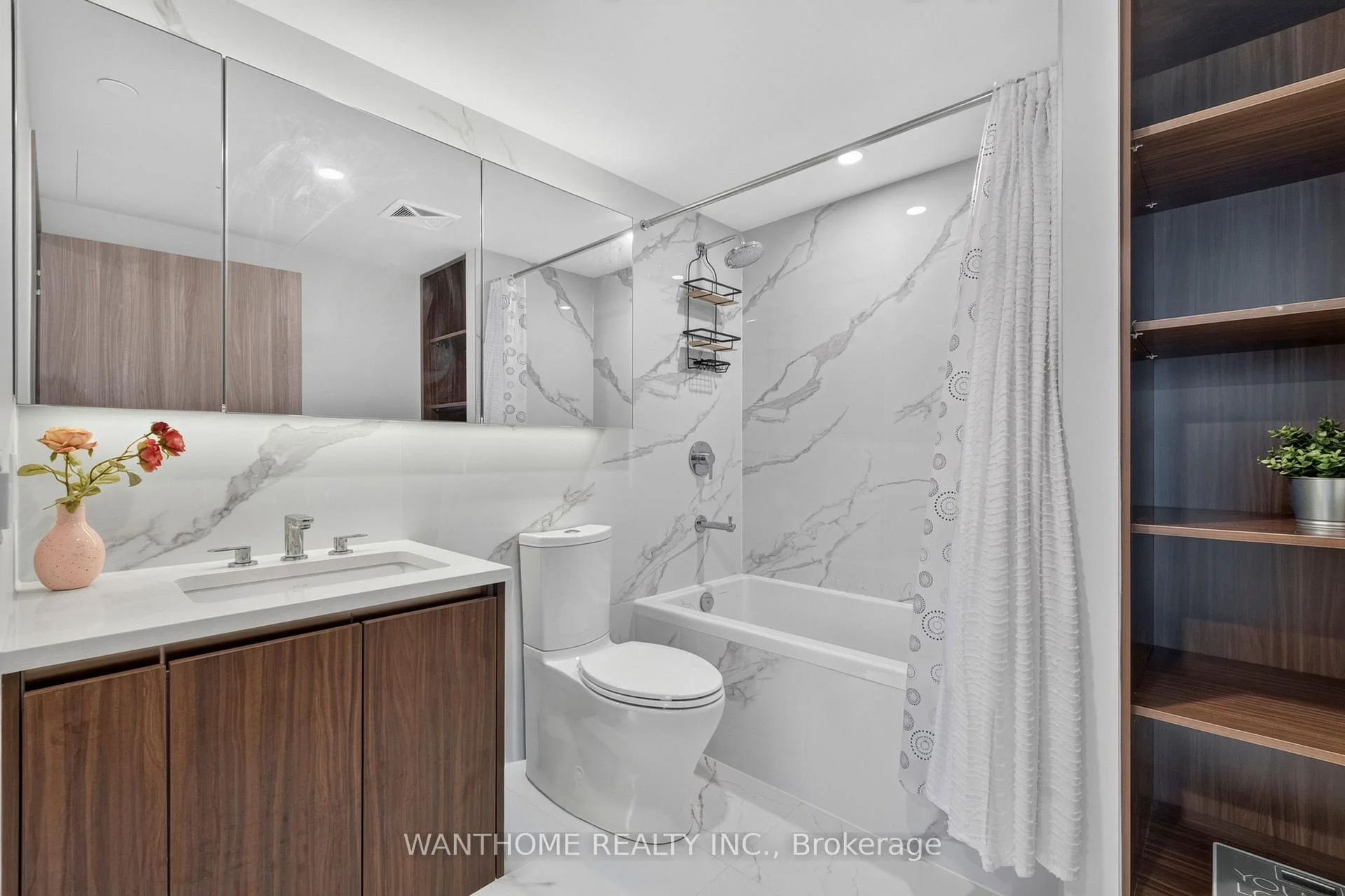 Photo 75 of Unit 921, 3 Concord Cityplace Way, Toronto, Waterfront Communities — HOMEH