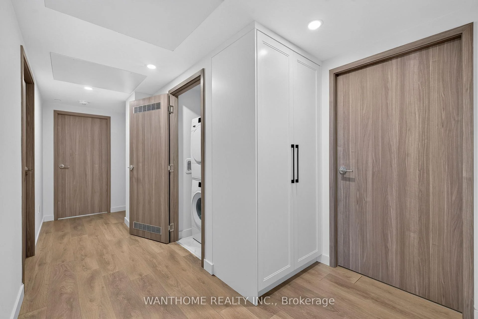 Photo 76 of Unit 921, 3 Concord Cityplace Way, Toronto, Waterfront Communities — HOMEH