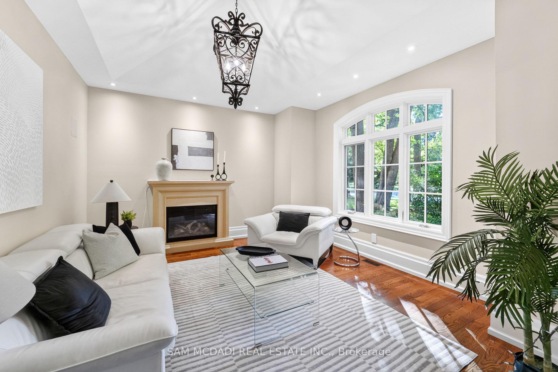 Photo 4 of 1578 Spring Road, Mississauga, Lorne Park — HOMEH