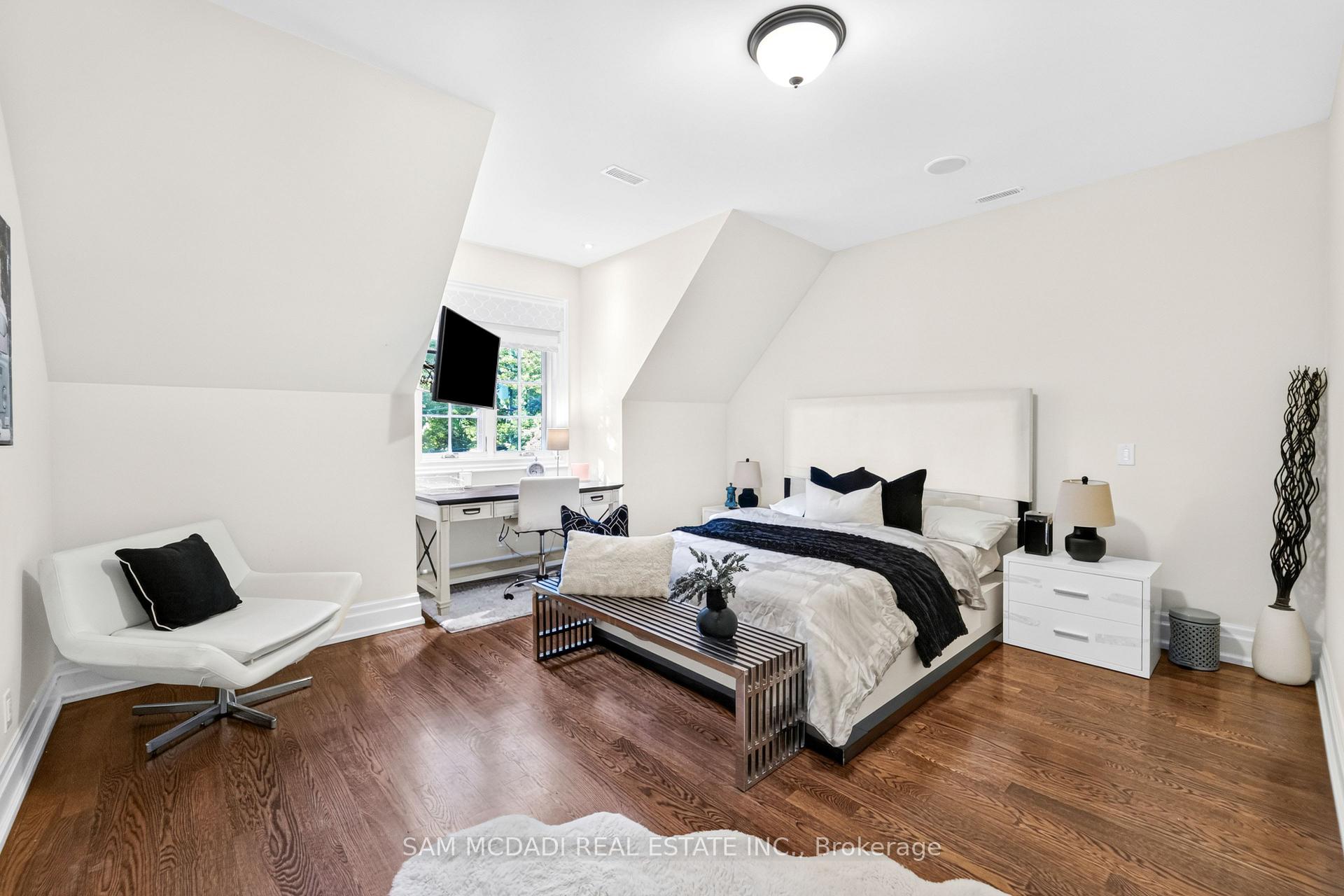 Photo 25 of 1578 Spring Road, Mississauga, Lorne Park — HOMEH