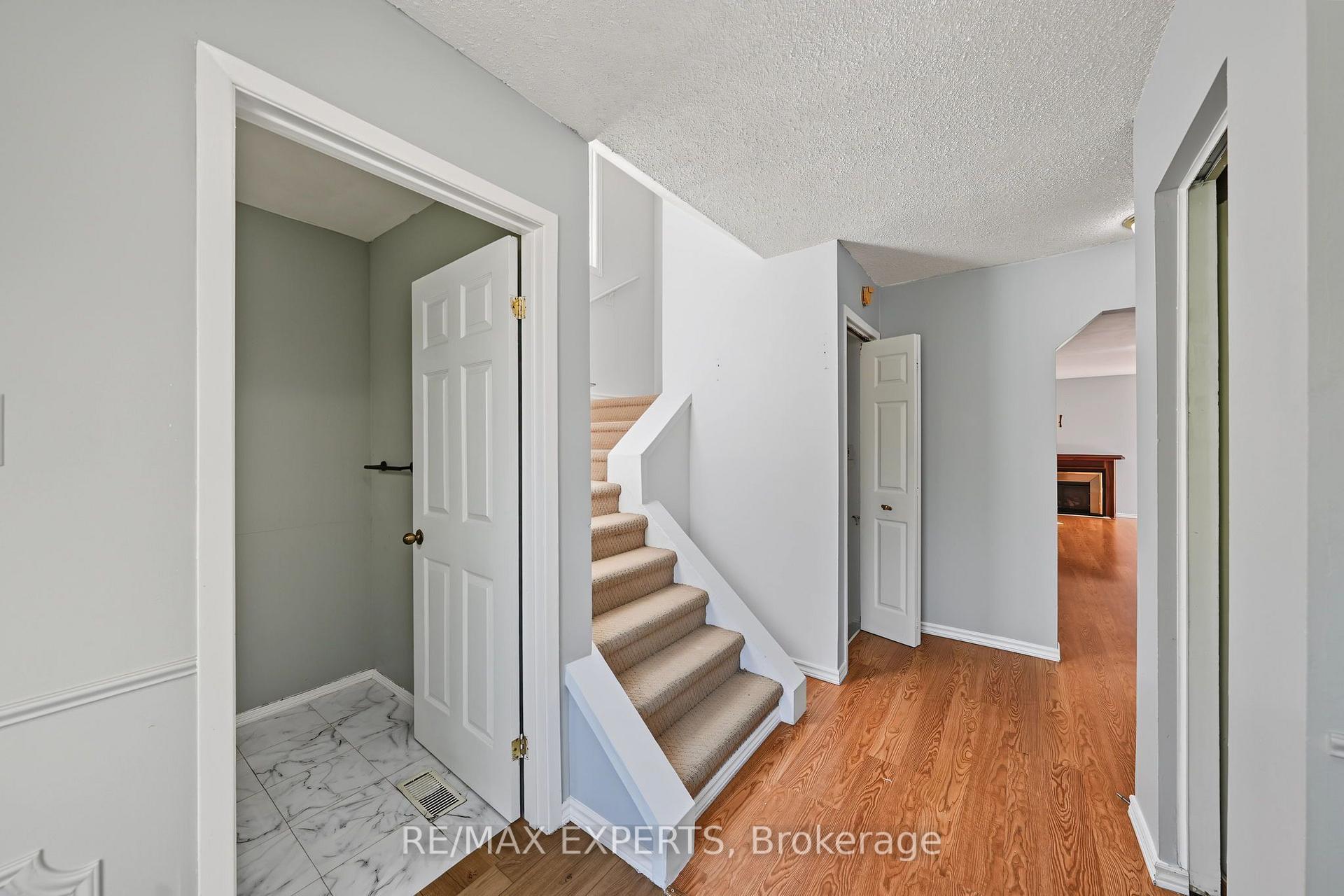 Photo 9 of 46 Olympic Crescent, London, North I — HOMEH