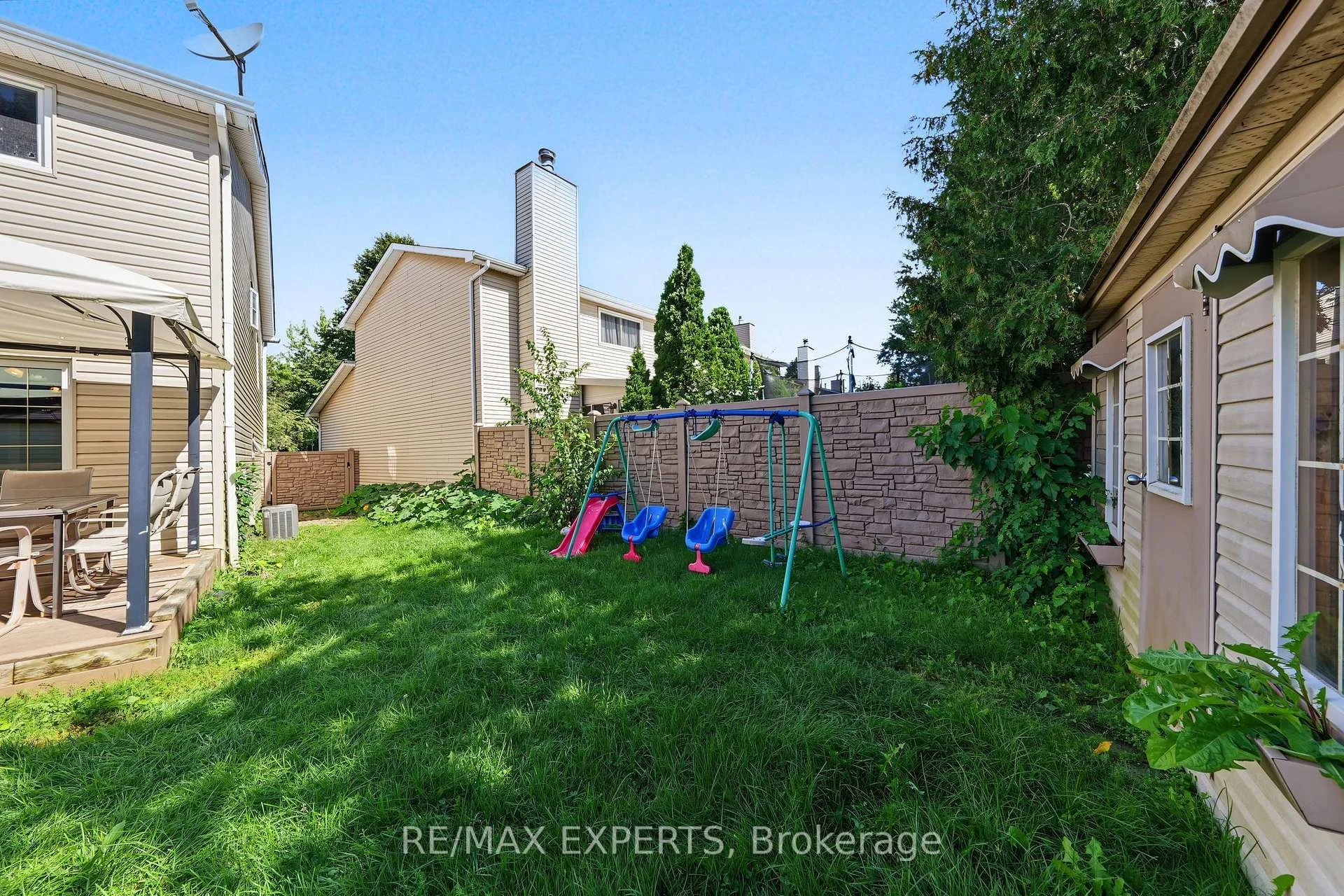 Photo 44 of 46 Olympic Crescent, London, North I — HOMEH