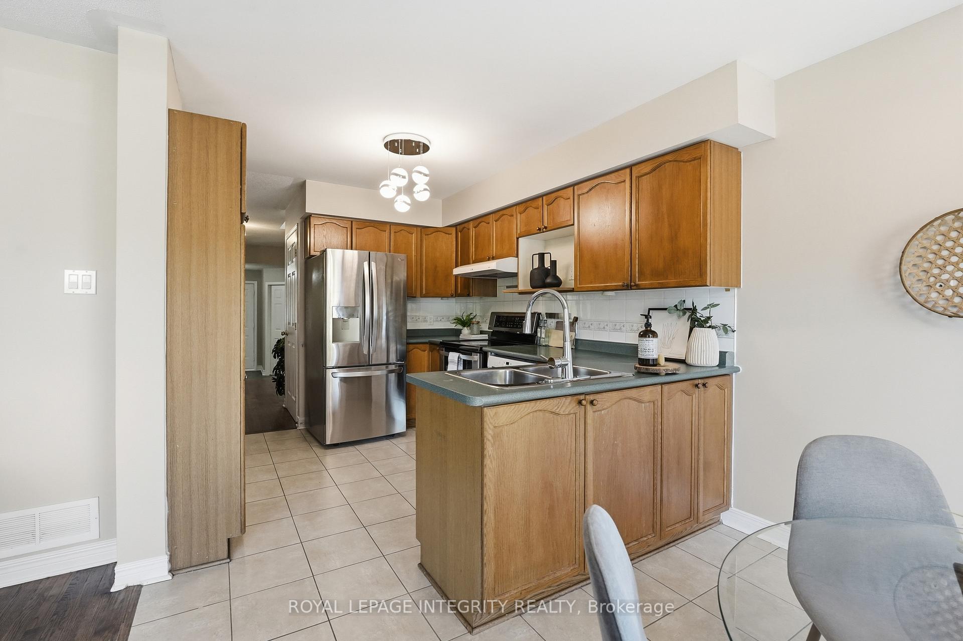 Photo 12 of 15 Halkirk Avenue, Ottawa, Kanata - Glencairn/Hazeldean — HOMEH