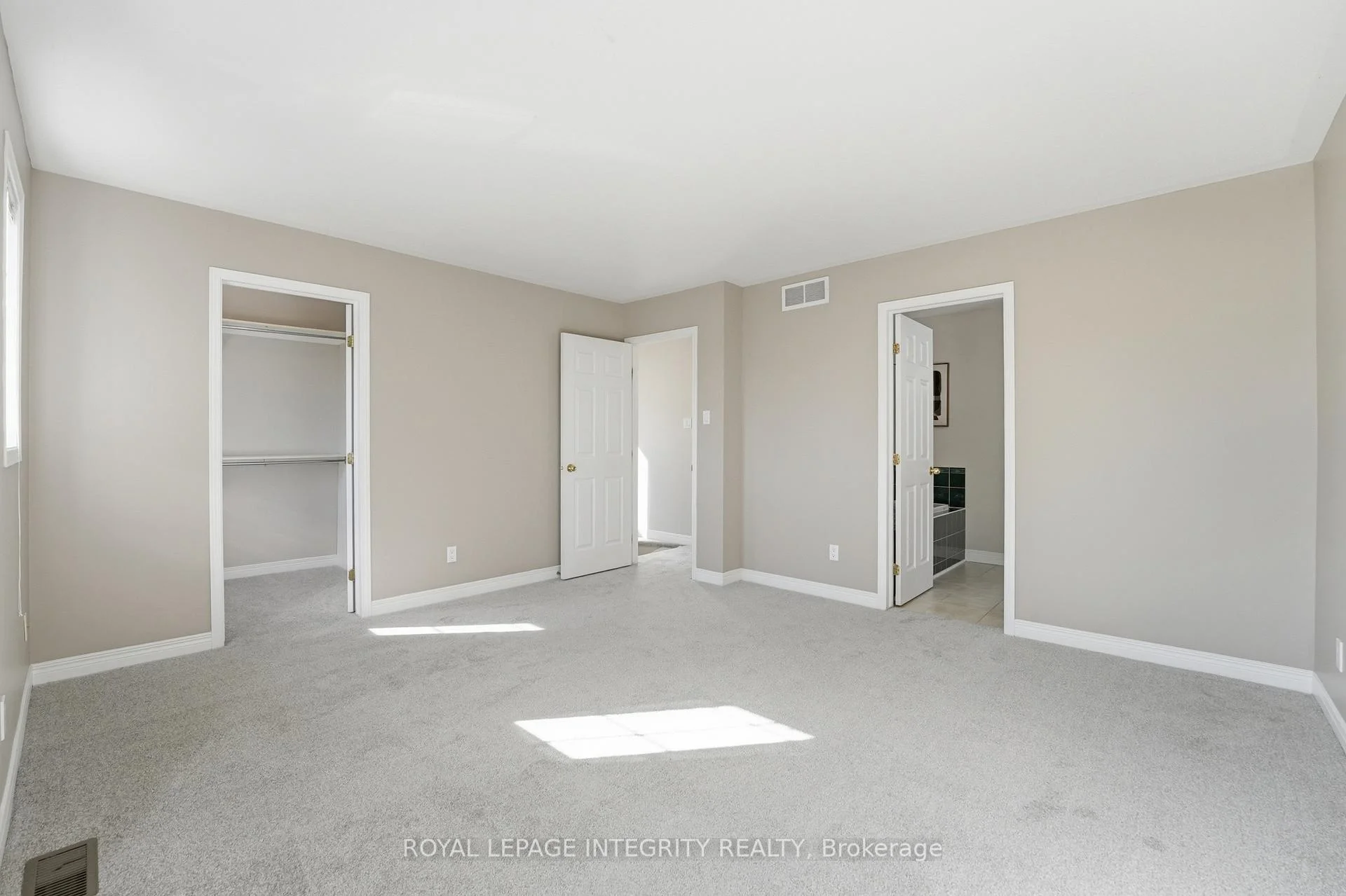 Photo 23 of 15 Halkirk Avenue, Ottawa, Kanata - Glencairn/Hazeldean — HOMEH