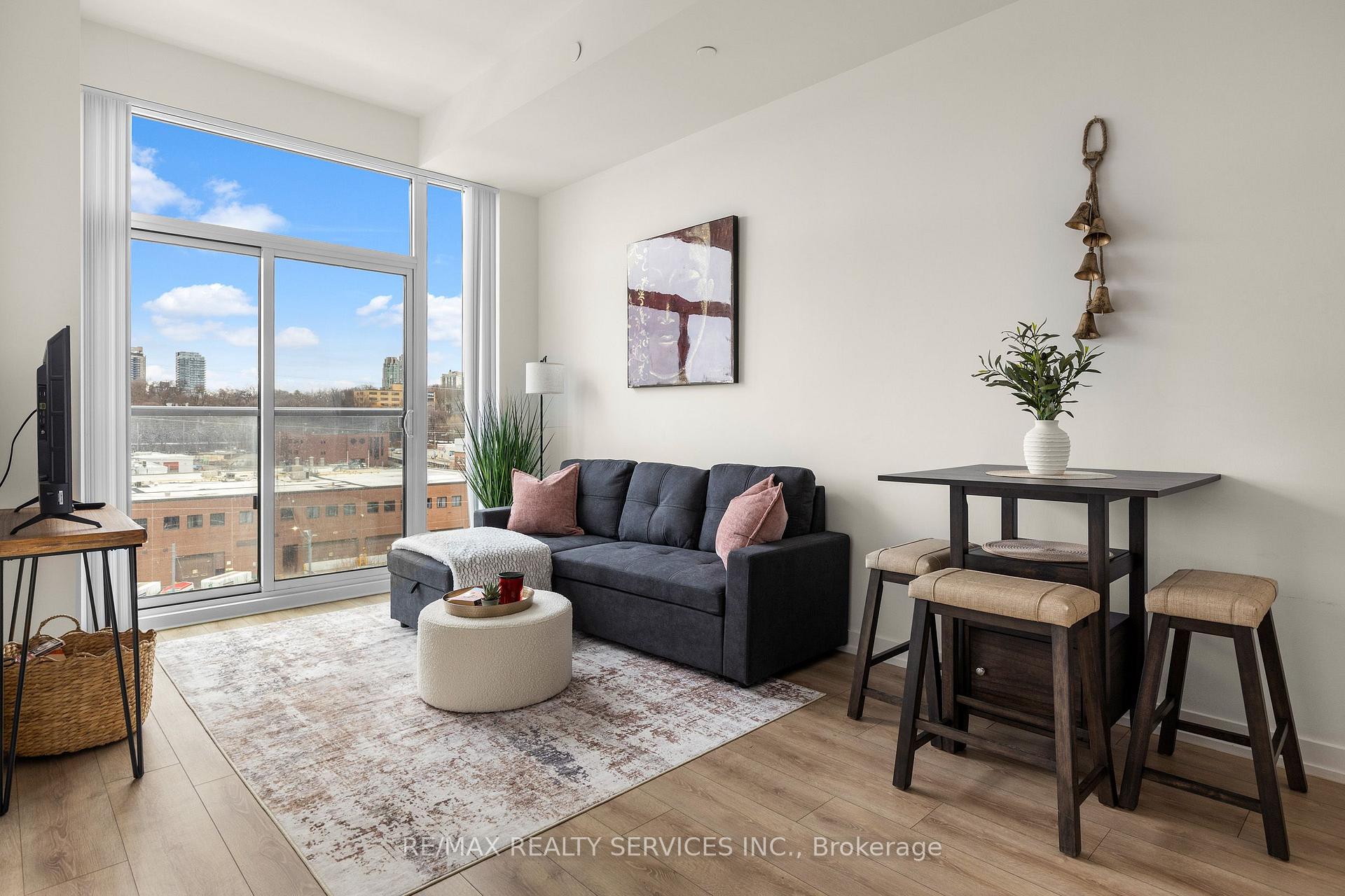 Photo 3 of Unit 708, 500 Dupont Street, Toronto, The Annex — HOMEH