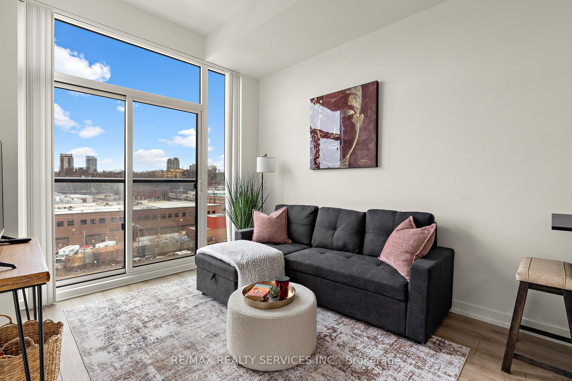 Photo 5 of Unit 708, 500 Dupont Street, Toronto, The Annex — HOMEH