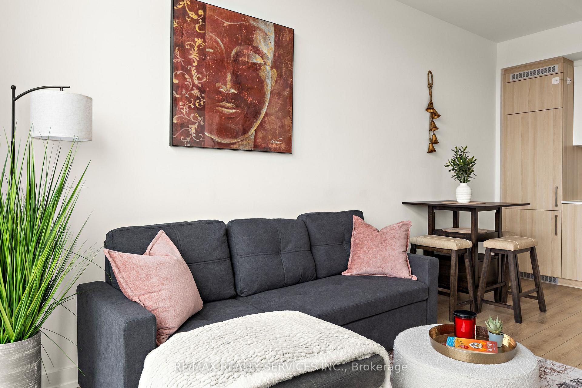 Photo 6 of Unit 708, 500 Dupont Street, Toronto, The Annex — HOMEH