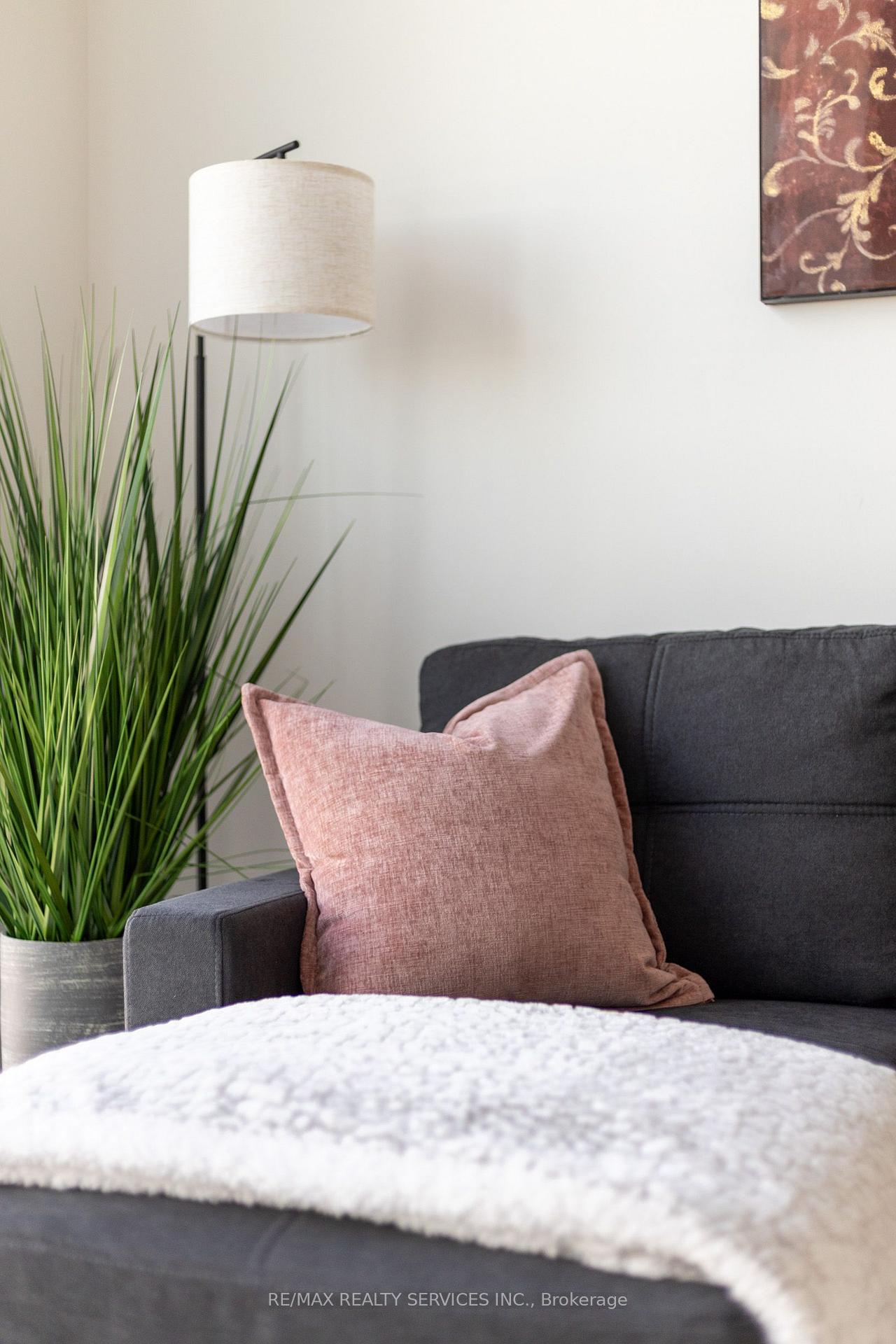 Photo 13 of Unit 708, 500 Dupont Street, Toronto, The Annex — HOMEH