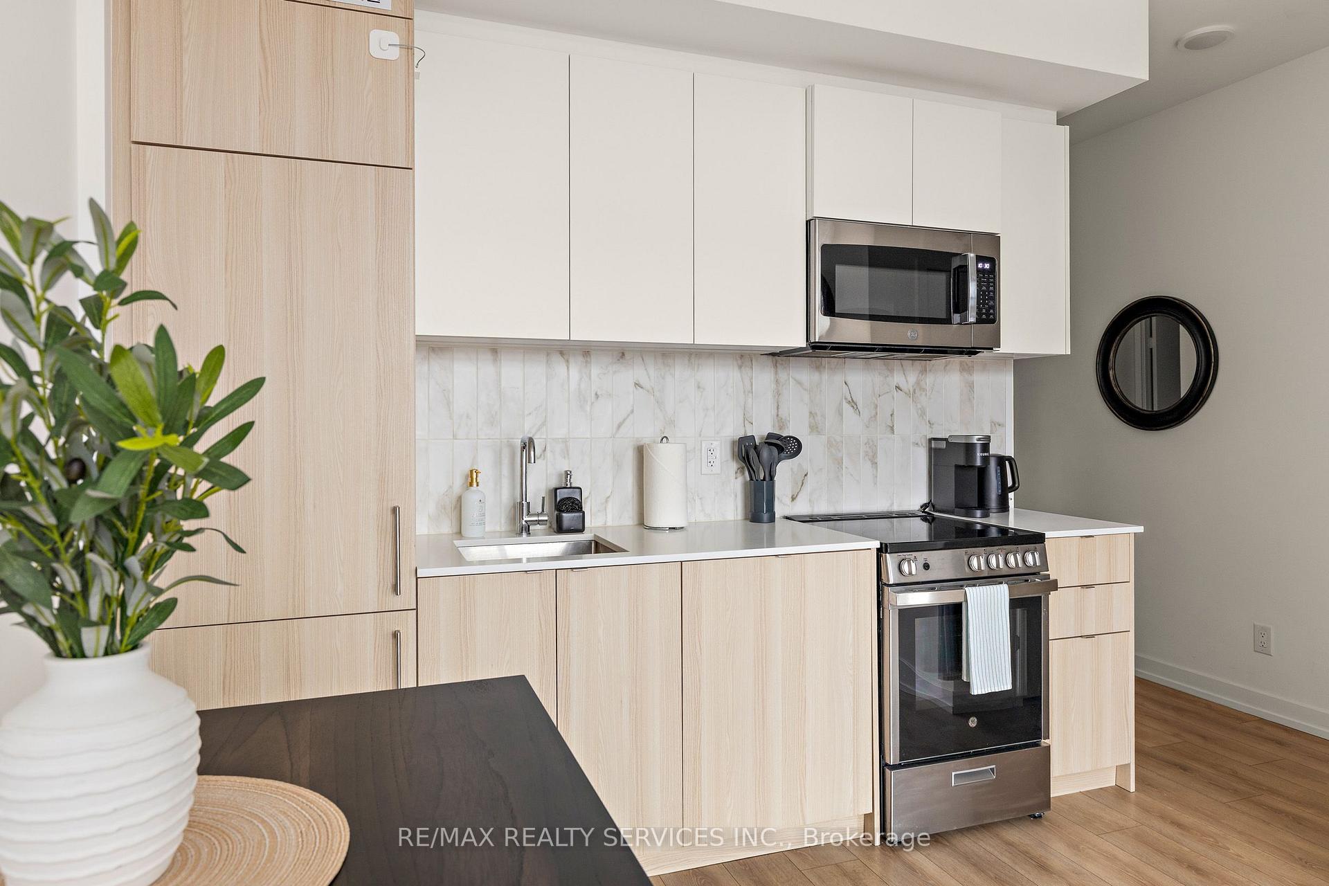 Photo 17 of Unit 708, 500 Dupont Street, Toronto, The Annex — HOMEH