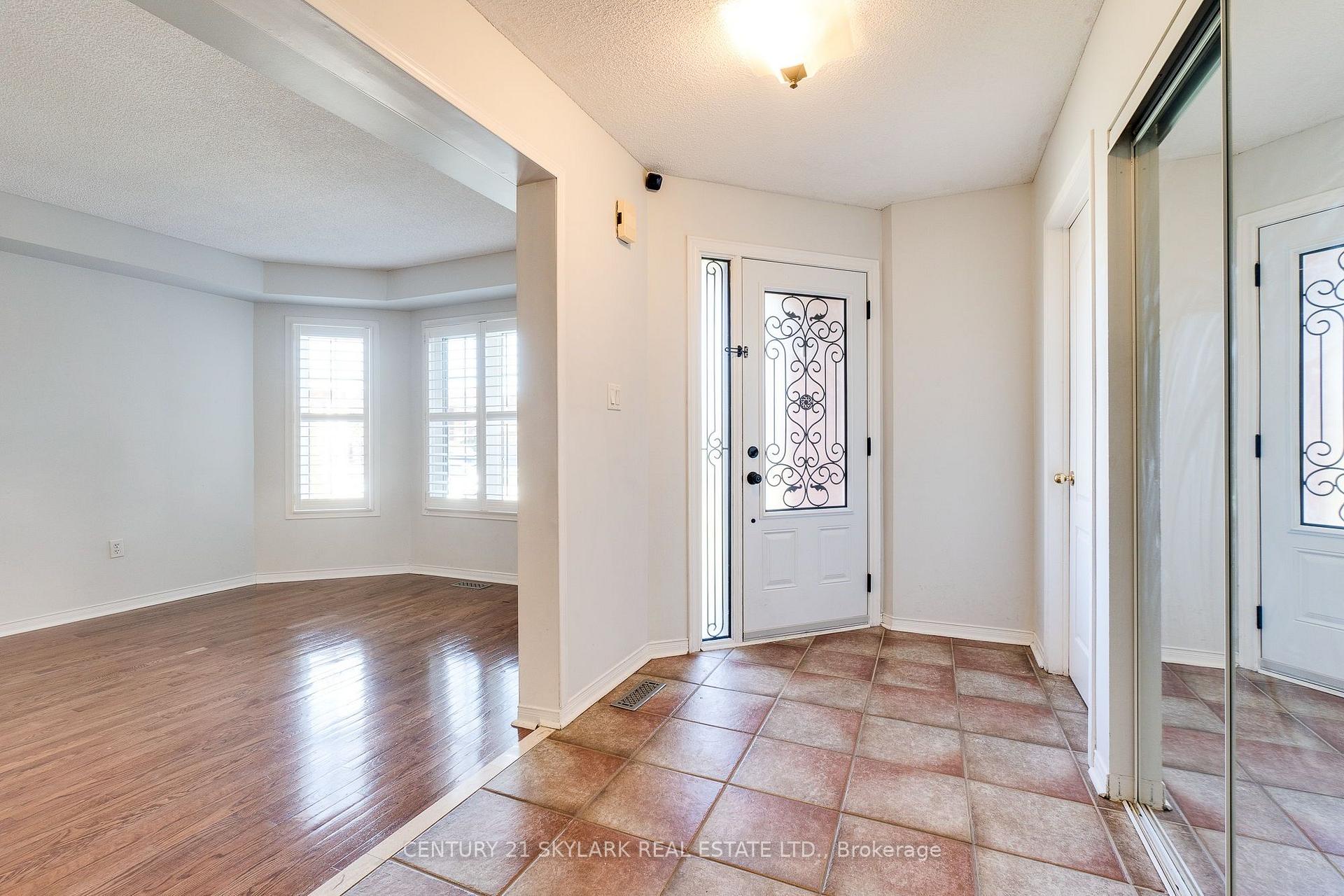 Photo 2 of 3841 Periwinkle Crescent, Mississauga, Lisgar — HOMEH