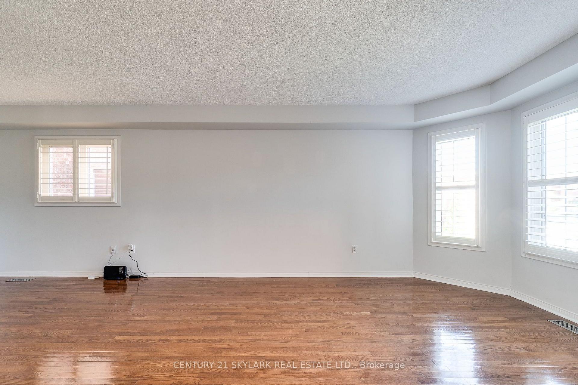 Photo 6 of 3841 Periwinkle Crescent, Mississauga, Lisgar — HOMEH