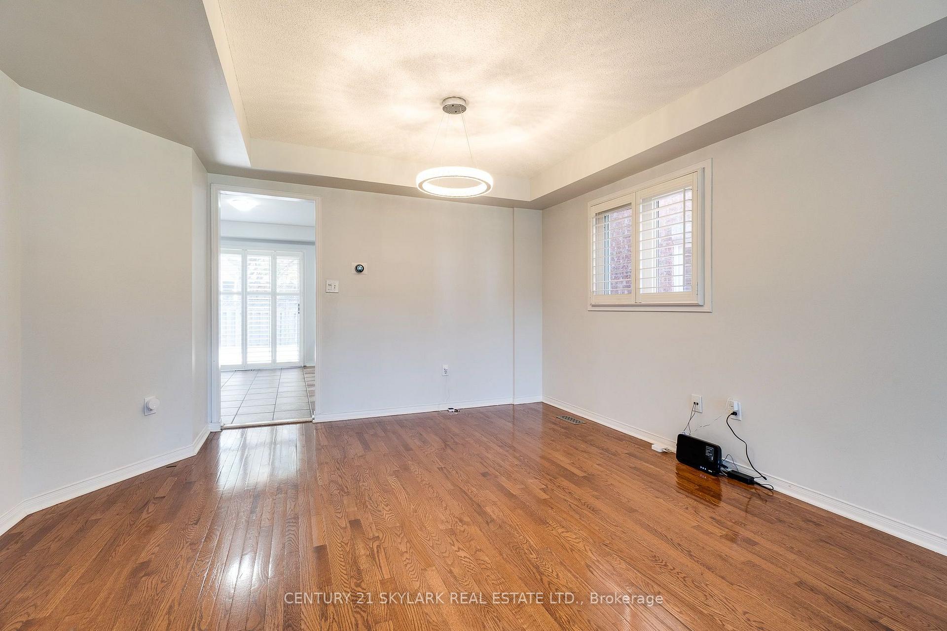 Photo 10 of 3841 Periwinkle Crescent, Mississauga, Lisgar — HOMEH
