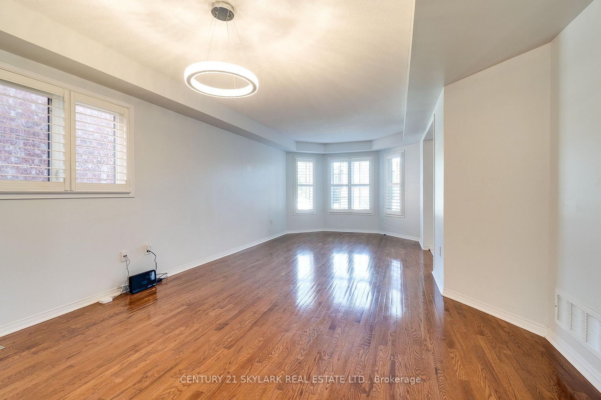 Photo 12 of 3841 Periwinkle Crescent, Mississauga, Lisgar — HOMEH