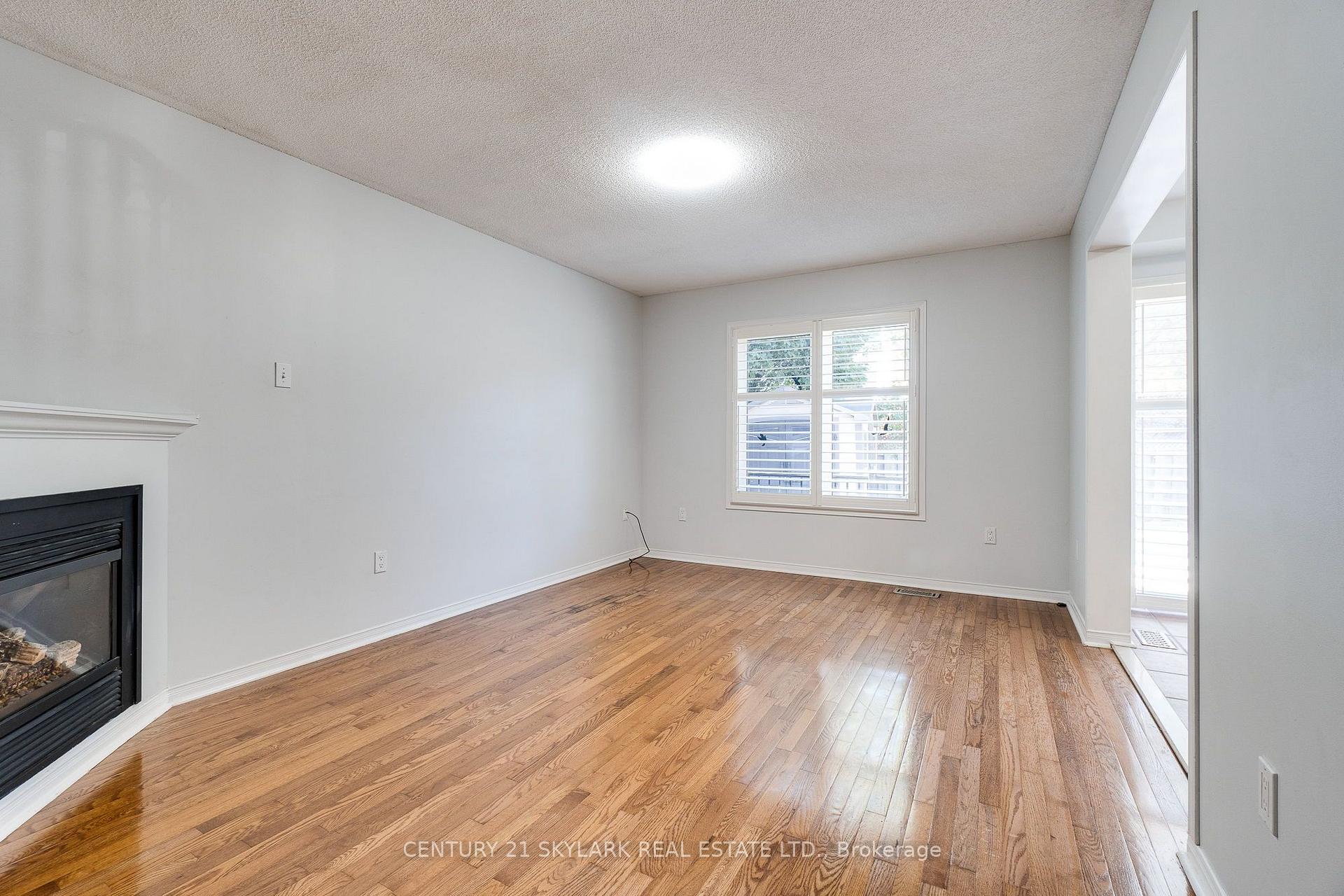Photo 16 of 3841 Periwinkle Crescent, Mississauga, Lisgar — HOMEH