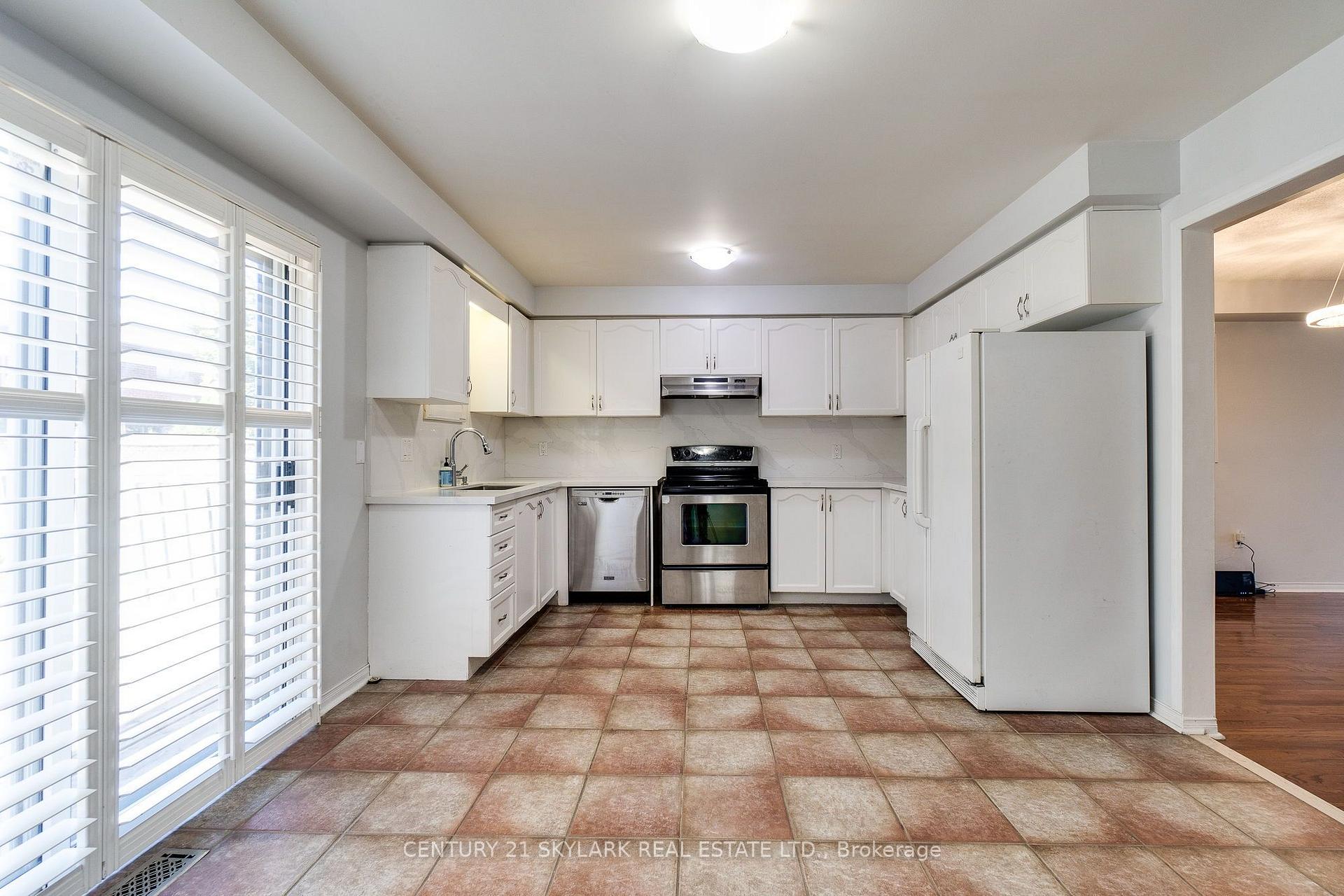 Photo 18 of 3841 Periwinkle Crescent, Mississauga, Lisgar — HOMEH