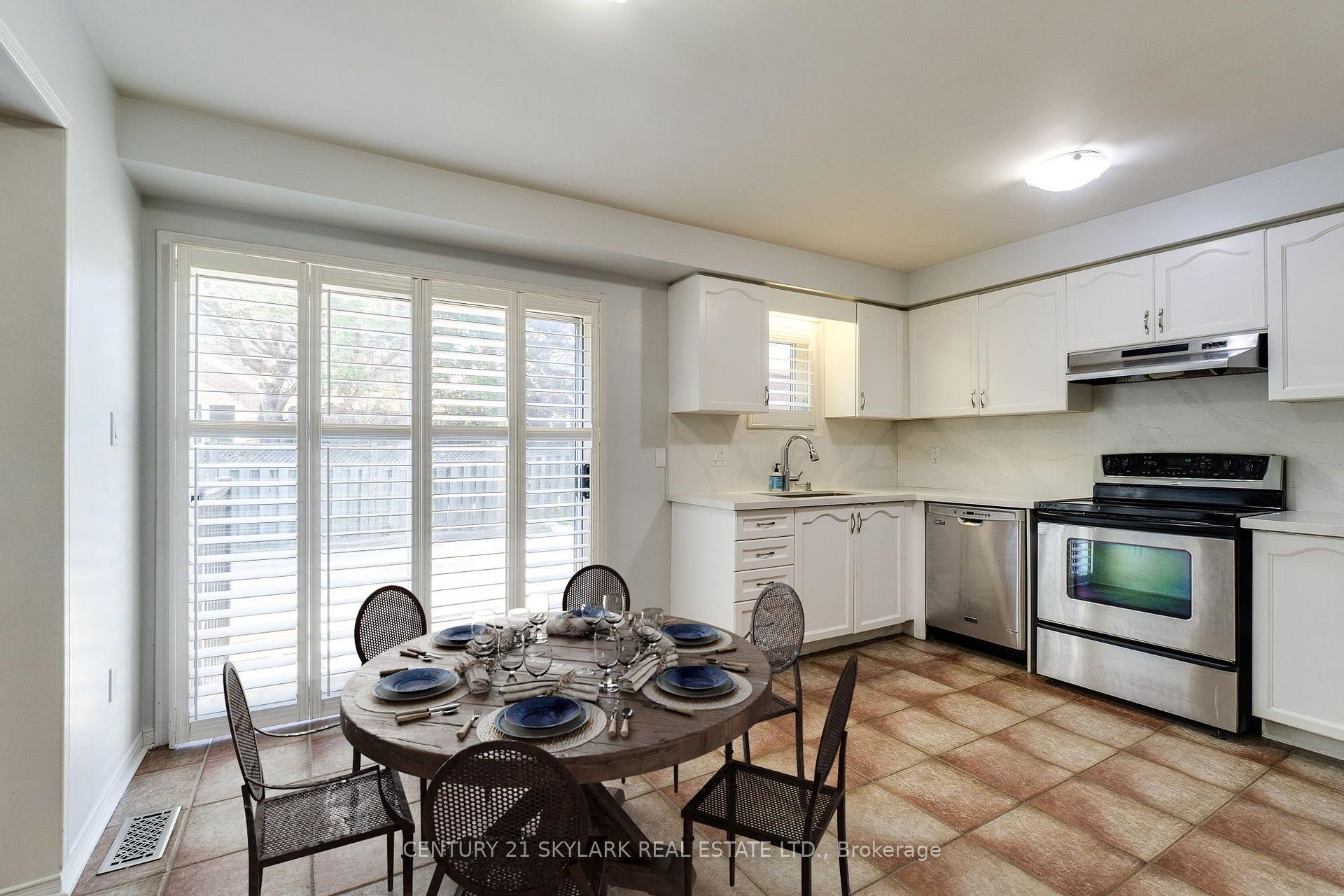 Photo 19 of 3841 Periwinkle Crescent, Mississauga, Lisgar — HOMEH