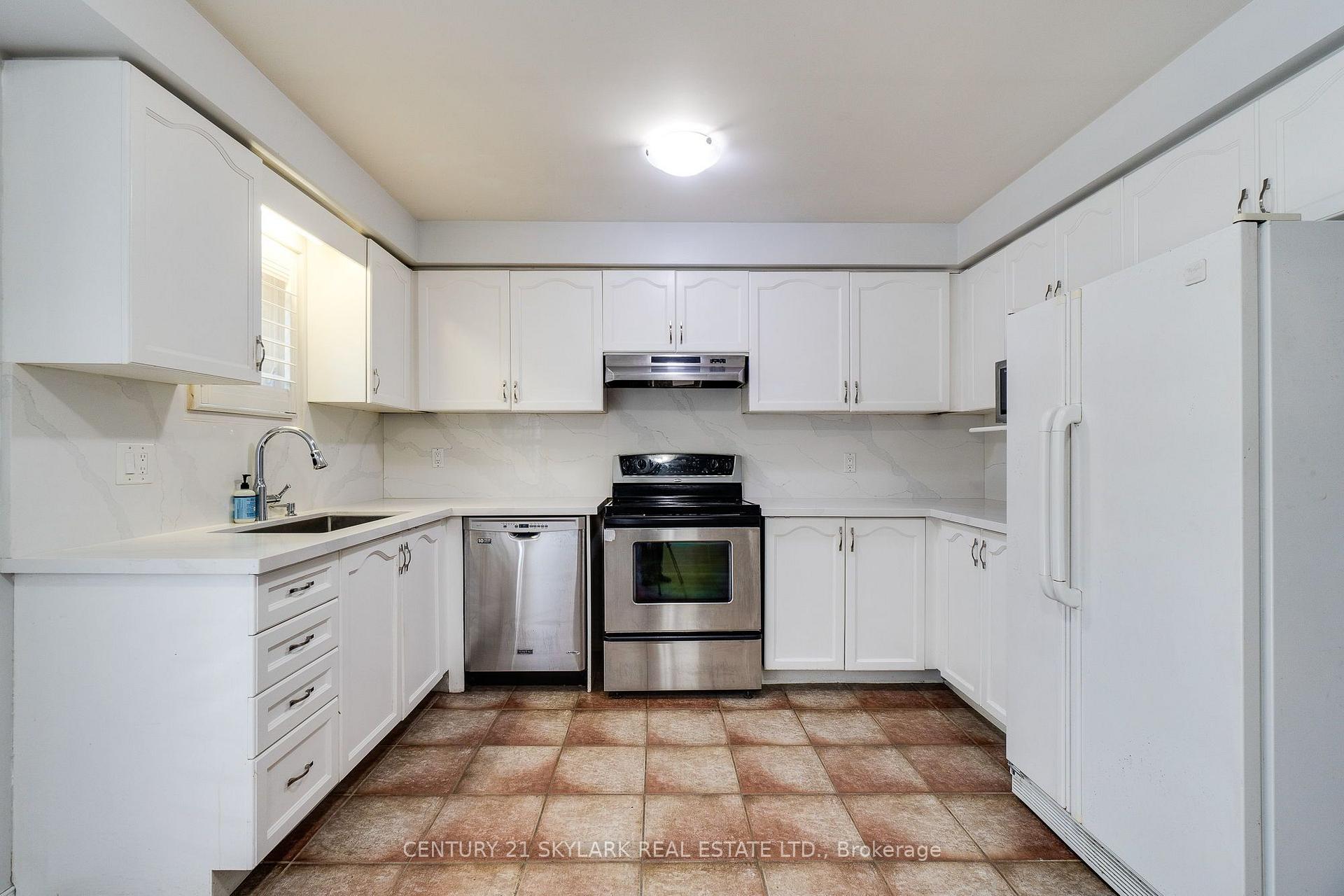 Photo 23 of 3841 Periwinkle Crescent, Mississauga, Lisgar — HOMEH