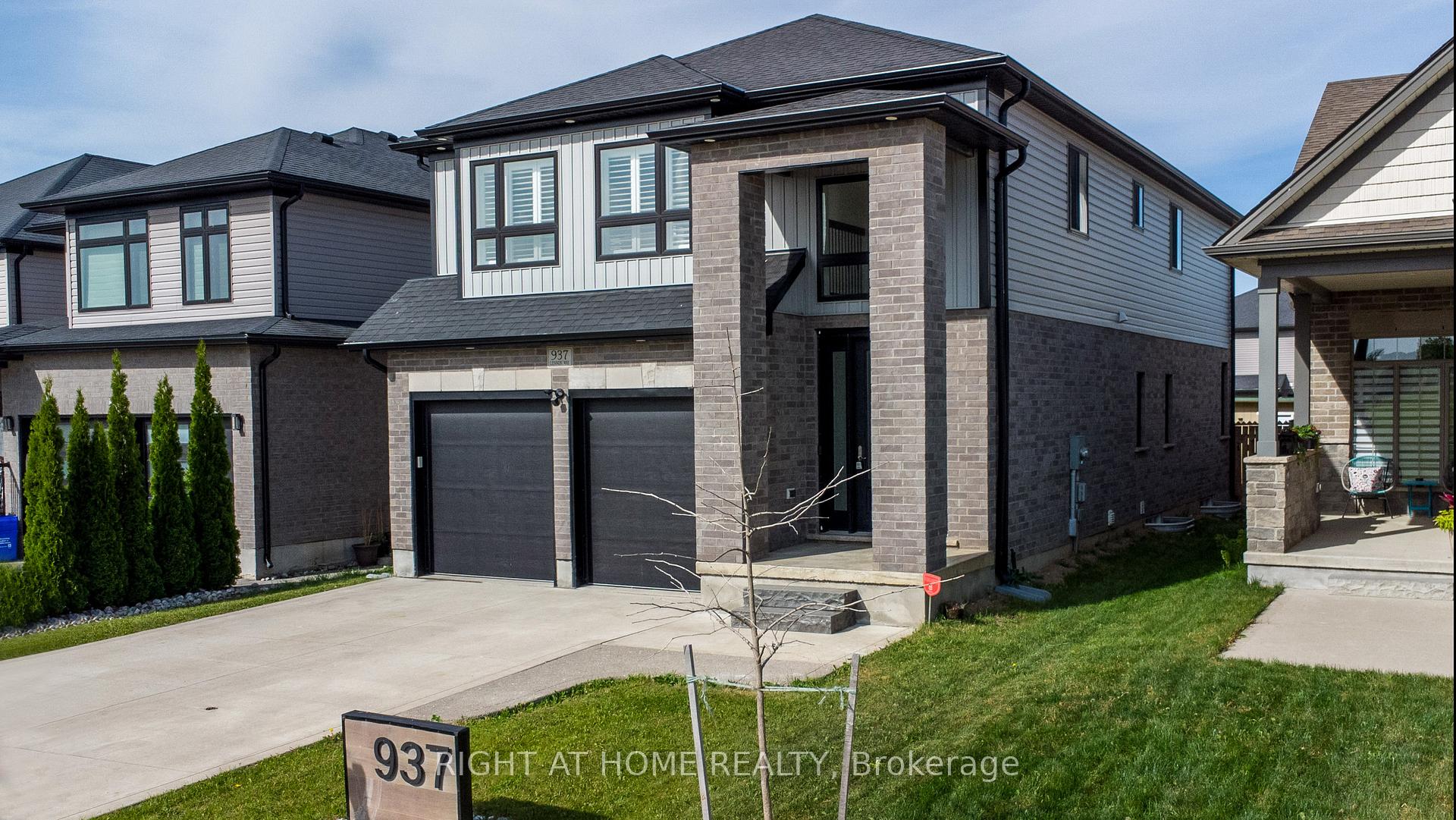 Photo 3 of 937 Lennon Way, London, North E — HOMEH