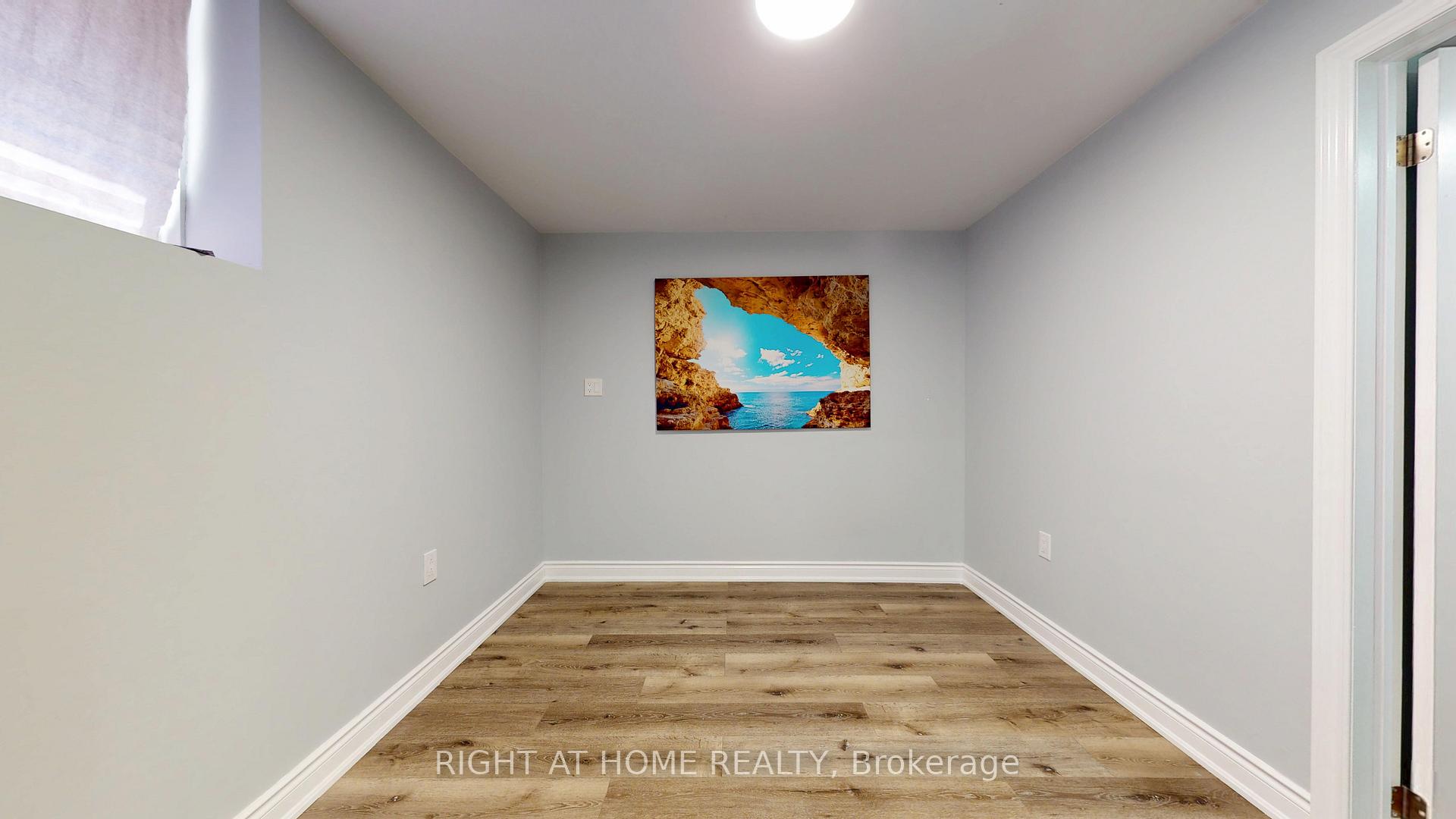 Photo 40 of 937 Lennon Way, London, North E — HOMEH
