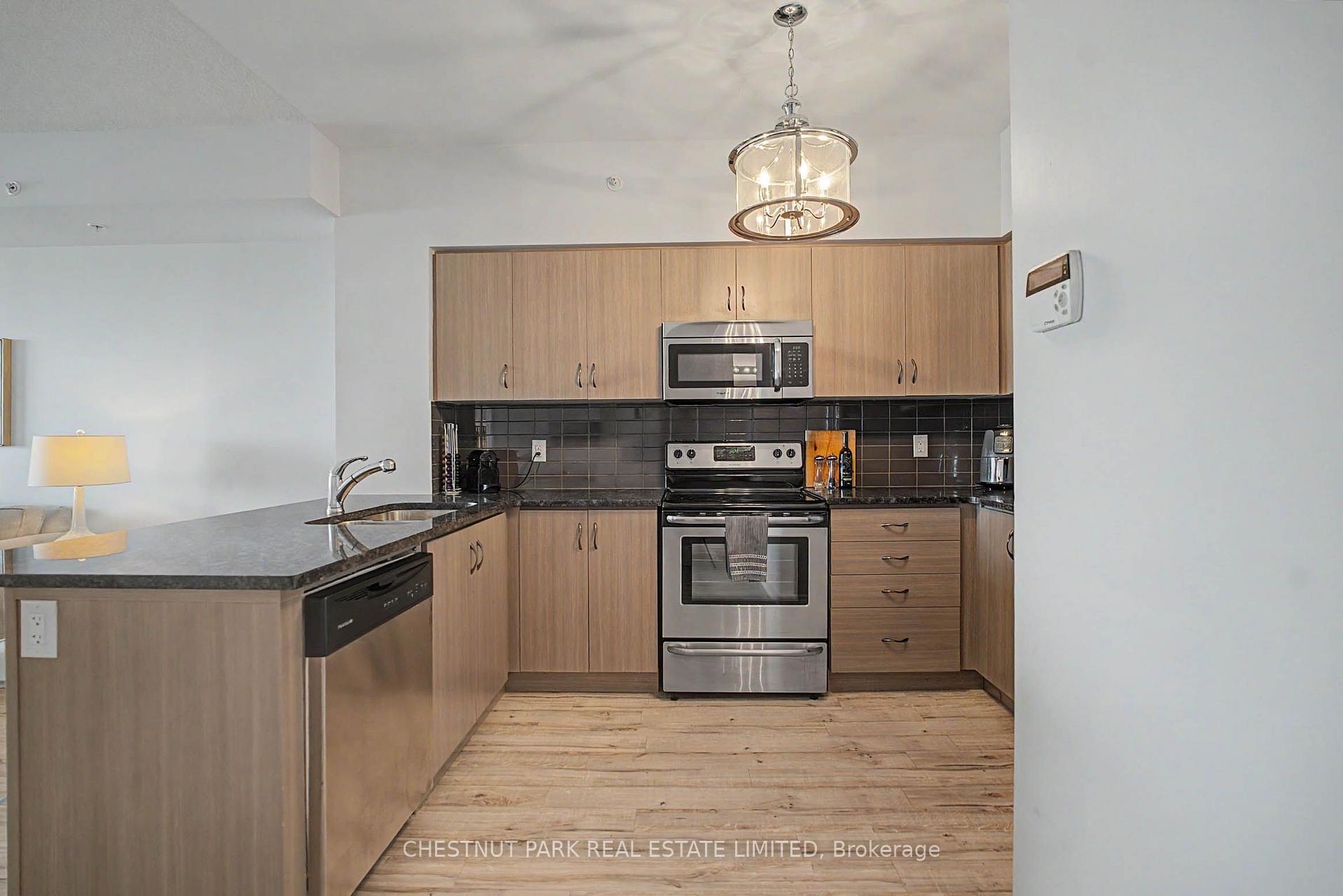Photo 6 of Unit 1503, 9255 Jane Street, Vaughan, Maple — HOMEH