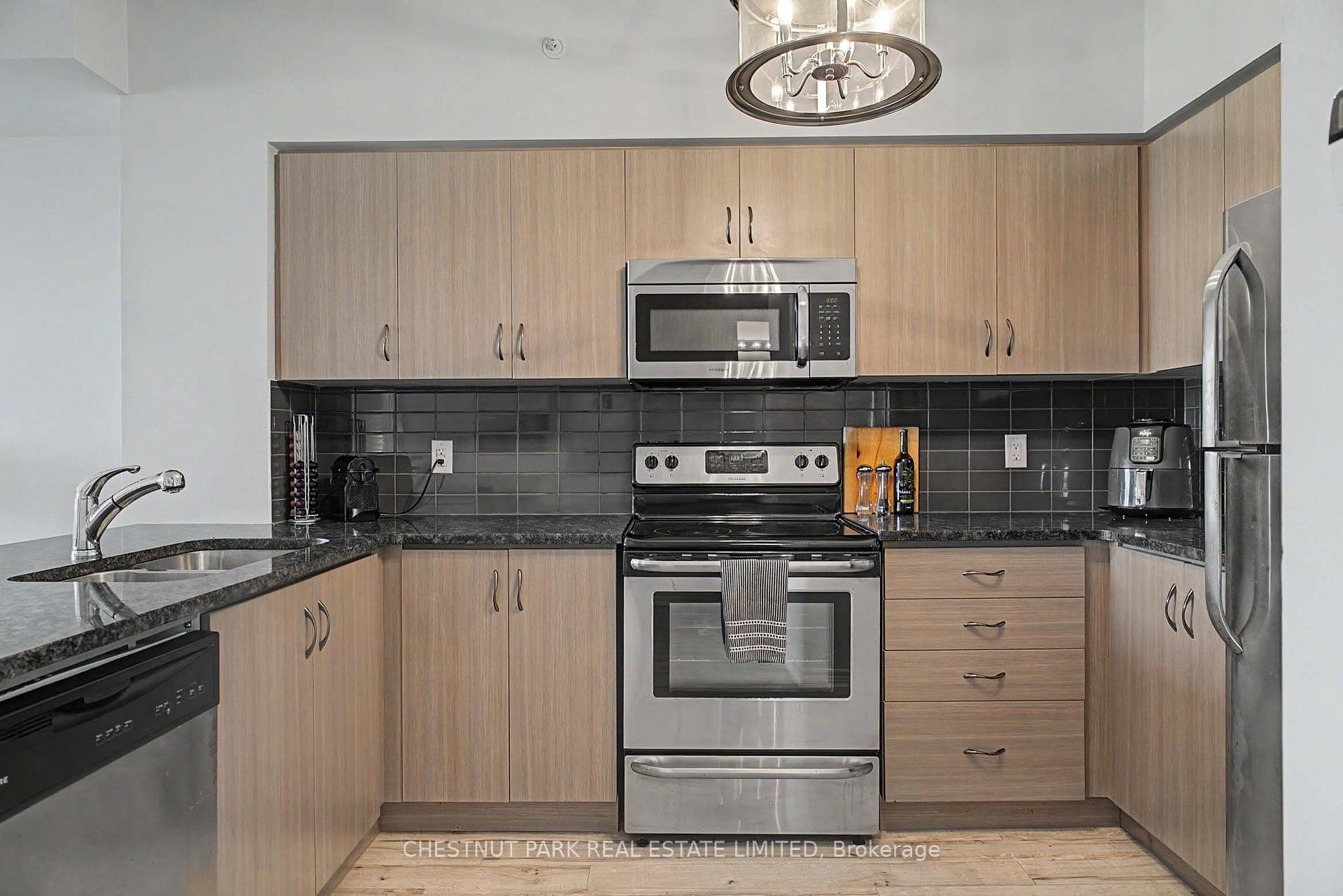 Photo 7 of Unit 1503, 9255 Jane Street, Vaughan, Maple — HOMEH