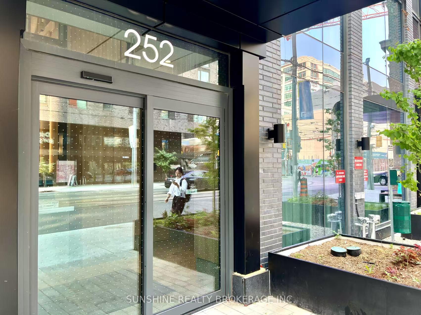 Photo 3 of Unit 2101, 252 Church Street E, Toronto, Church-Yonge Corridor — HOMEH