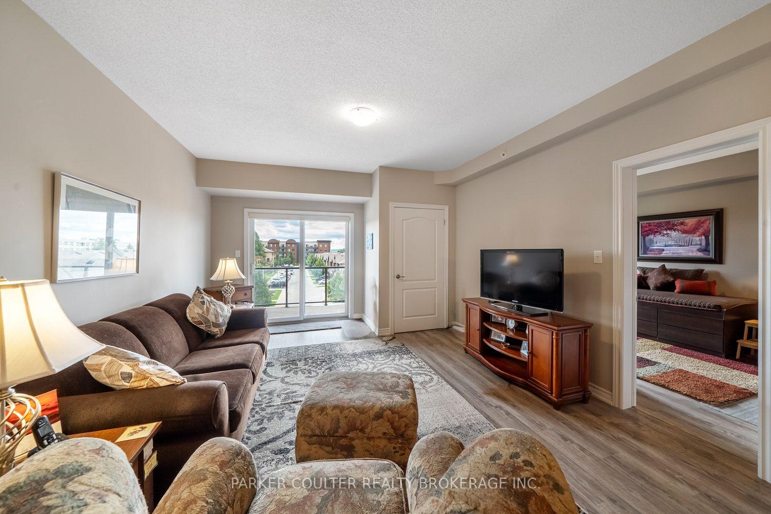 Photo 4 of Unit 316, 720 Yonge Street, Barrie, Painswick South — HOMEH