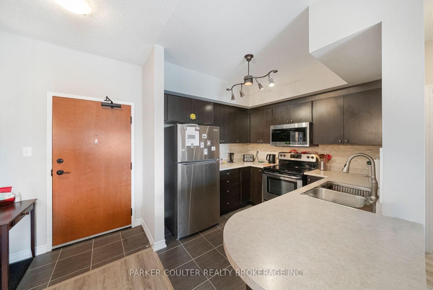 Photo 8 of Unit 316, 720 Yonge Street, Barrie, Painswick South — HOMEH