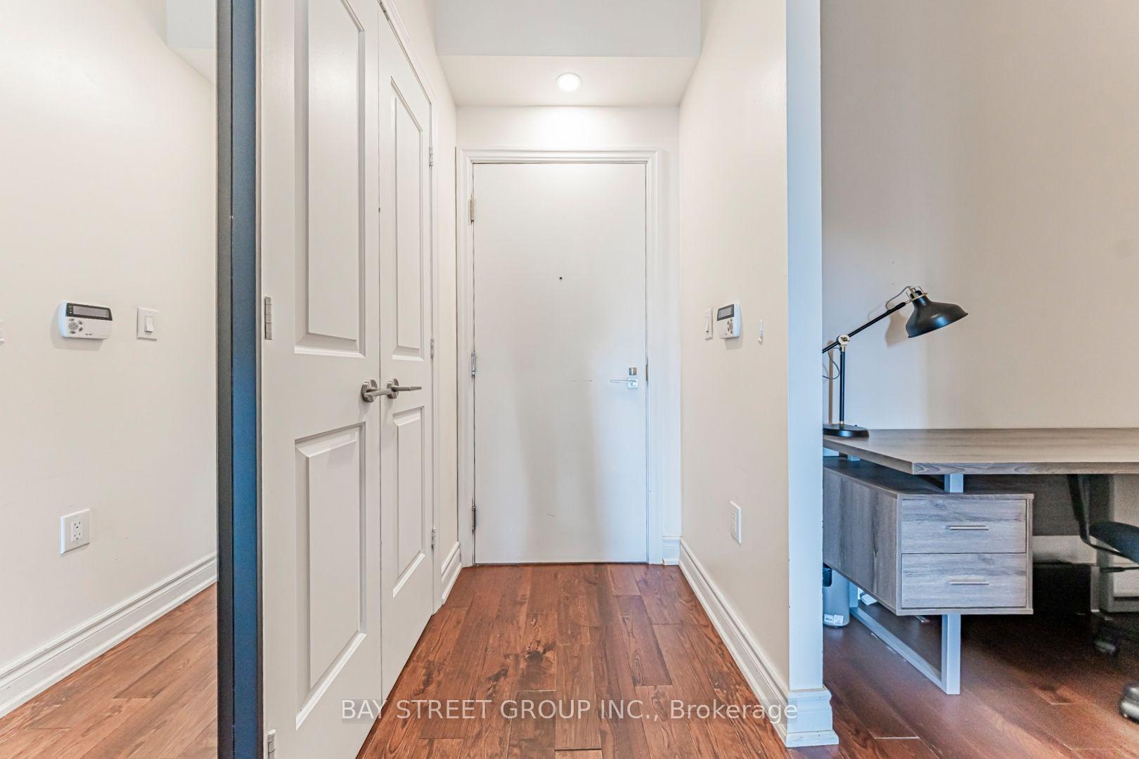 Photo 8 of Unit 5403, 8 The Esplanade, Toronto, Waterfront Communities — HOMEH