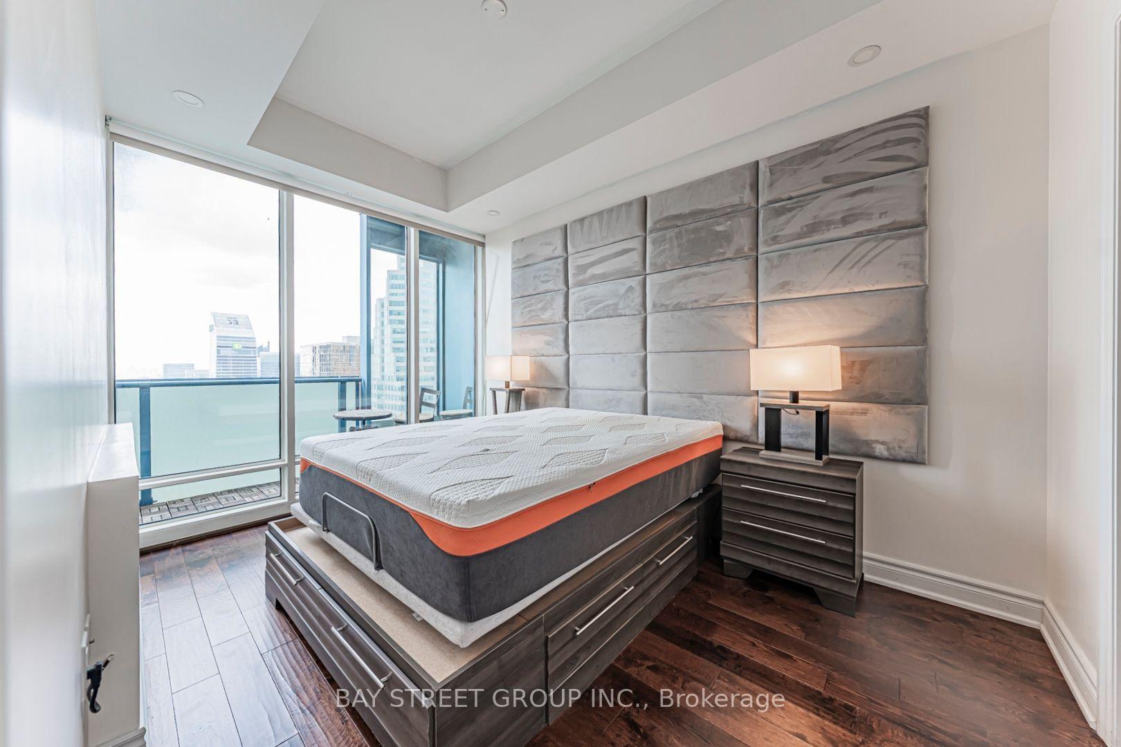 Photo 23 of Unit 5403, 8 The Esplanade, Toronto, Waterfront Communities — HOMEH